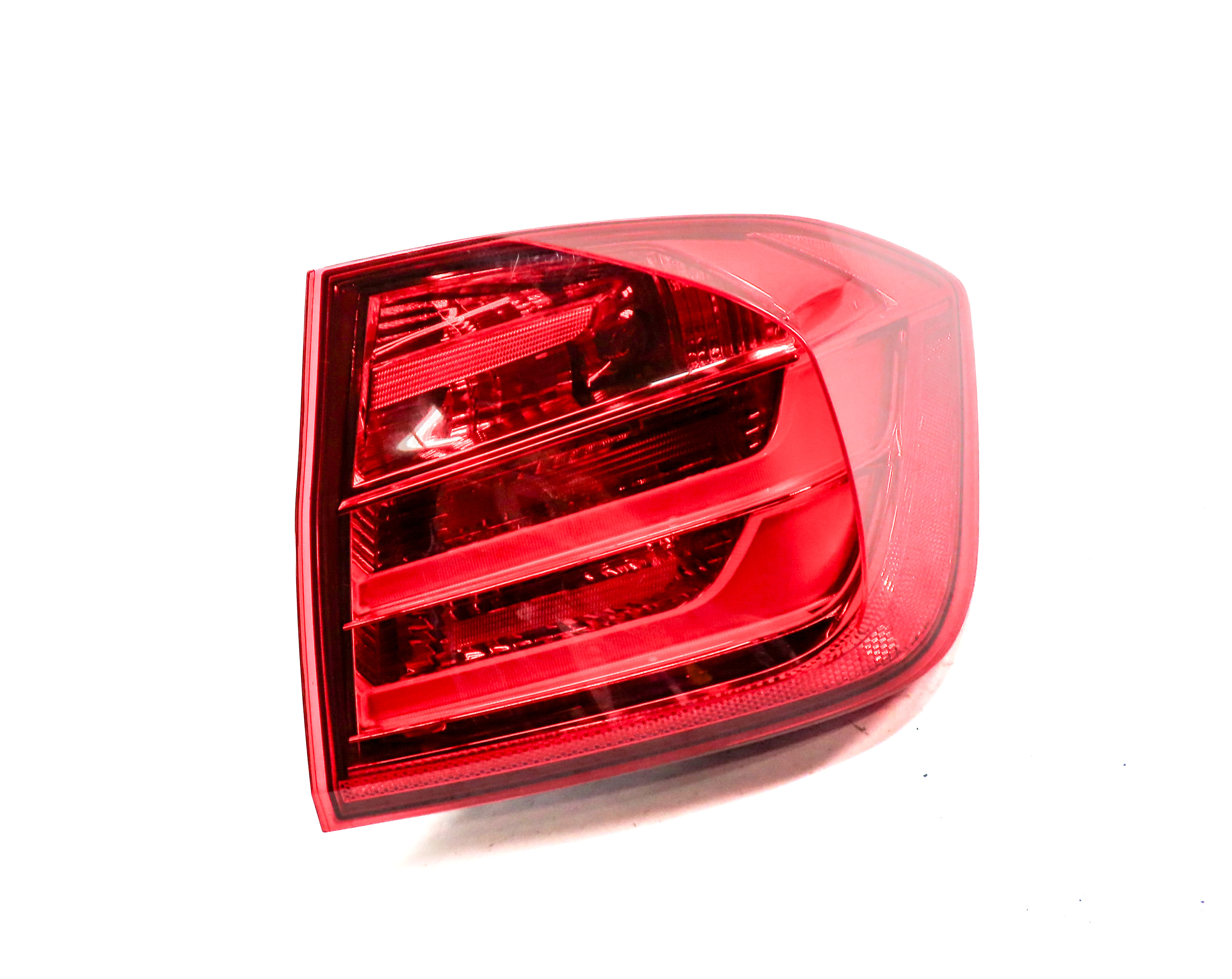 12-15 BMW 3 SERIES (F30) SEDAN RIGHT PASSENGER OUTER TAILLIGHT BRAKE LIGHT LAMP — exact item pictured
