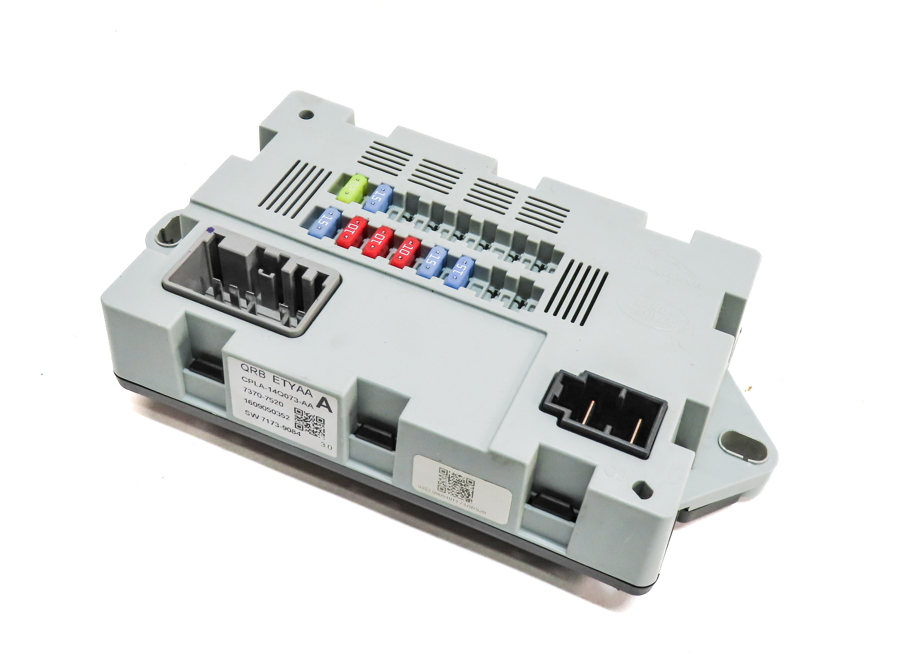 2017 LAND ROVER DISCOVERY SPORT (L550) 2.0L ENGINE CABIN FUSE RELAY CONTROL BOX — exact item pictured