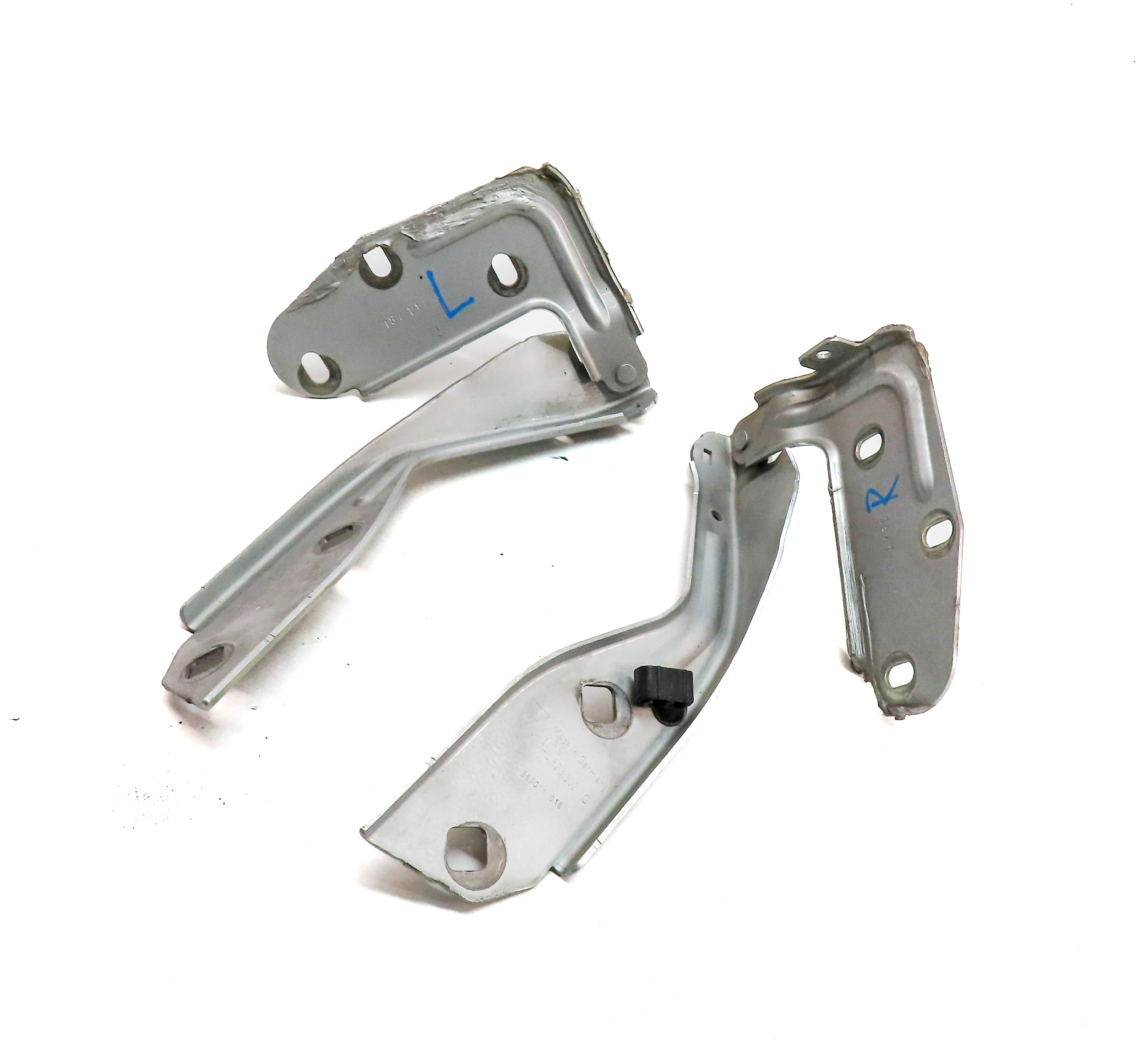11-14 PORSCHE CAYENNE (958) FRONT LEFT & RIGHT HOOD HINGE SET/2(Silver) — exact item pictured