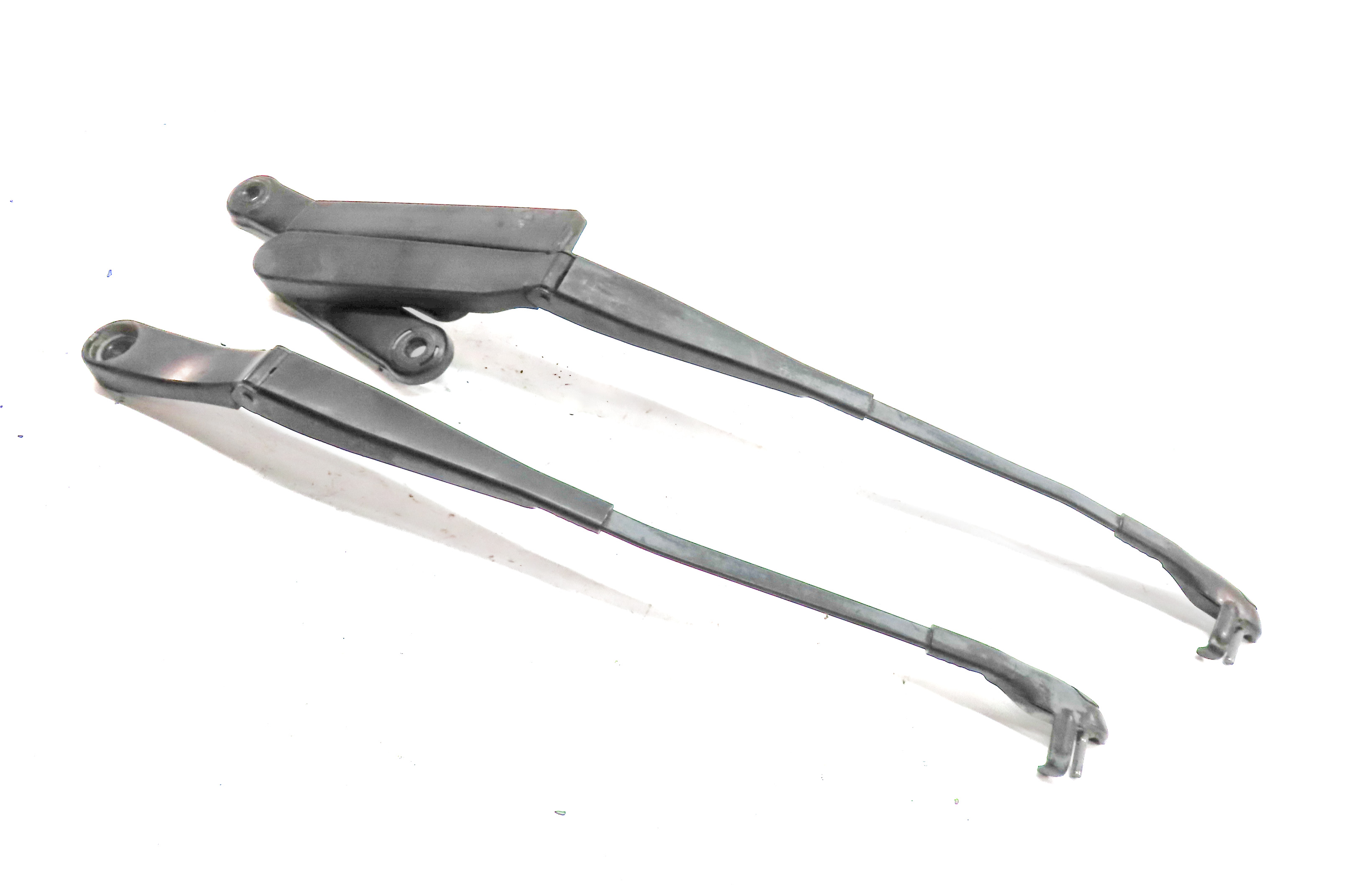 2011-2018 PORSCHE CAYENNE (958) FRONT LEFT & RIGHT WINDSHIELD WIPER ARM SET — exact item pictured