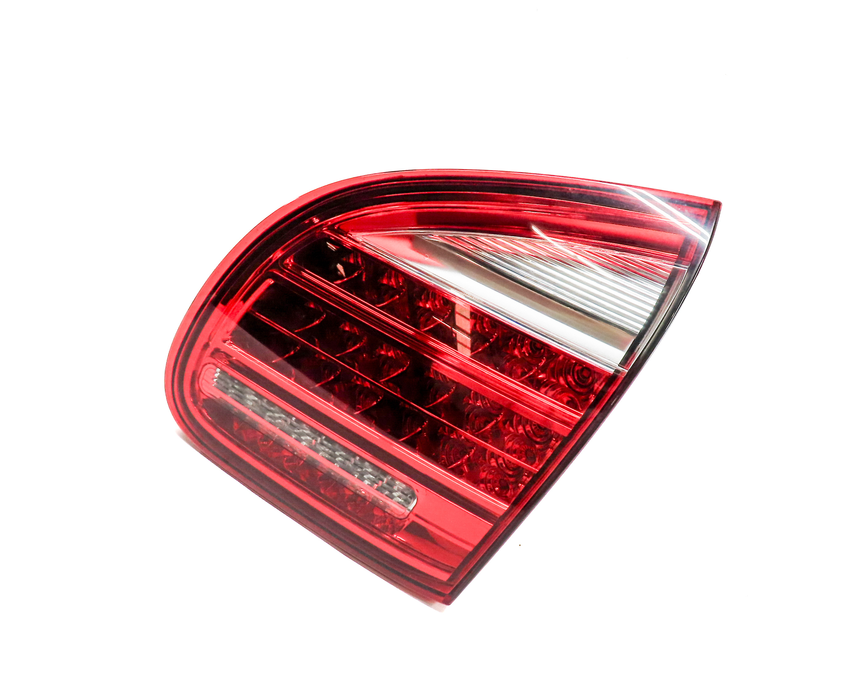 2011-2014 PORSCHE CAYENNE (958) RIGHT PASSENGER INNER TRUNK TAILLIGHT LIGHT LAMP — exact item pictured