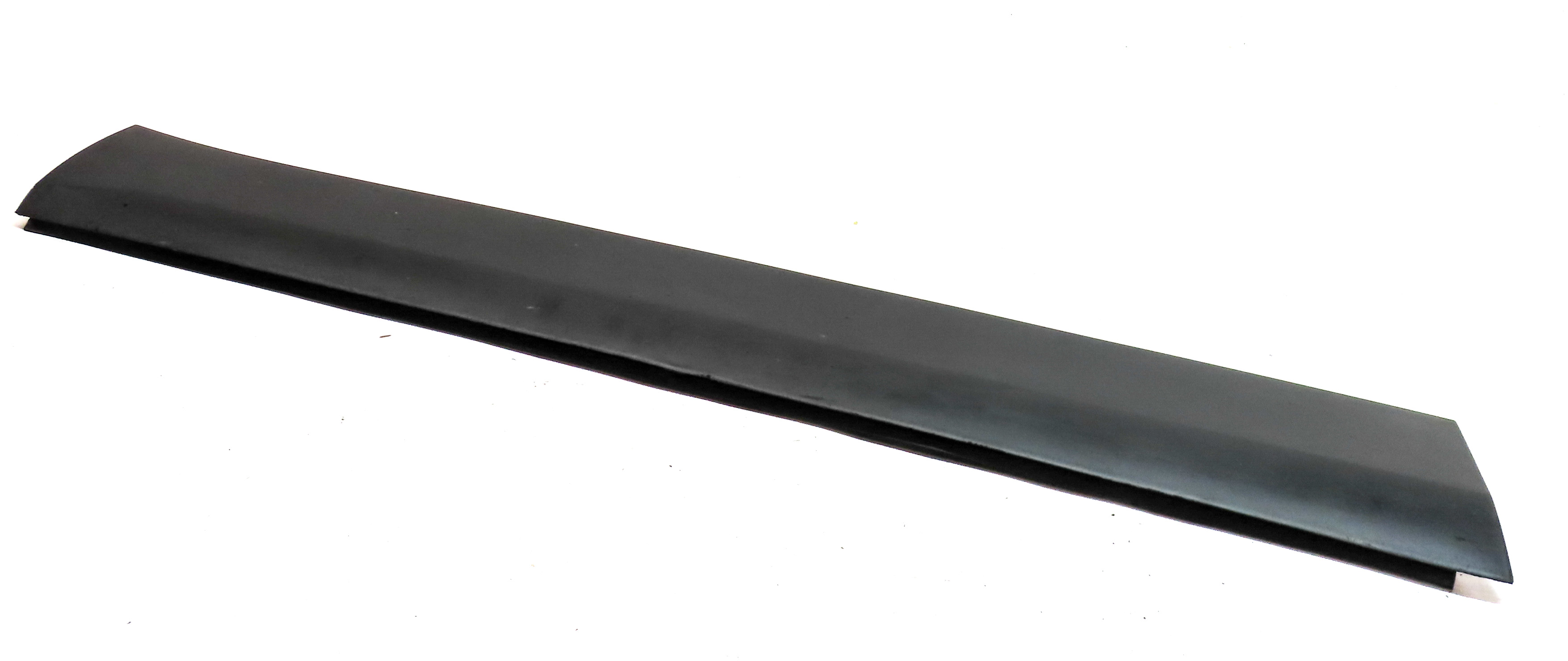 2015-2019 LAND ROVER DISCOVER SPORT (L550) FRONT LEFT DRIVER DOOR MOULDING TRIM — exact item pictured