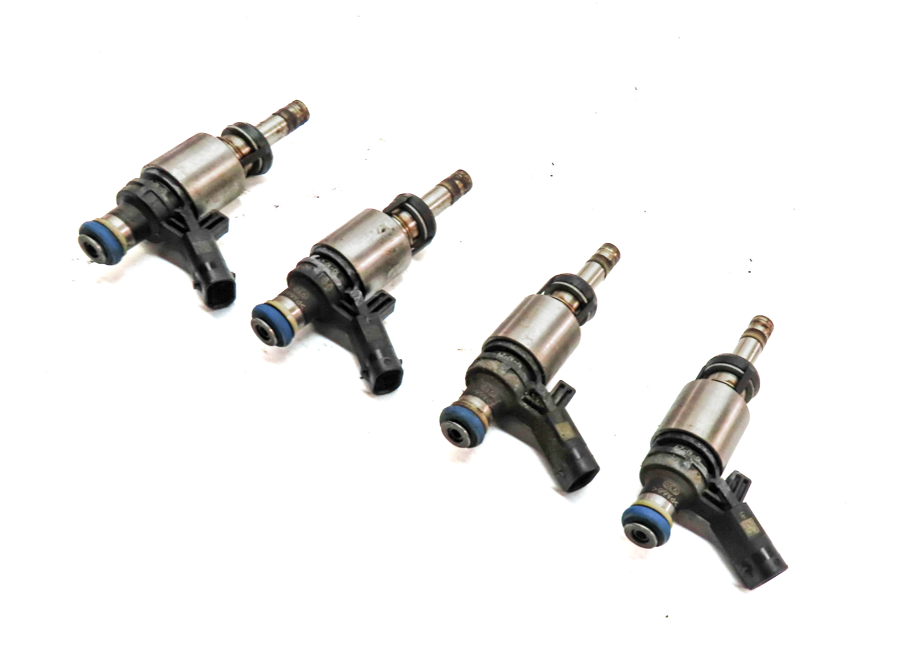 08-17 AUDI A3 A4 A5 A6 Q5 TT (8P B8 8K 8T 8R MK2 C7) 2.0L FSI FUEL INJECTOR SET4 — exact item pictured