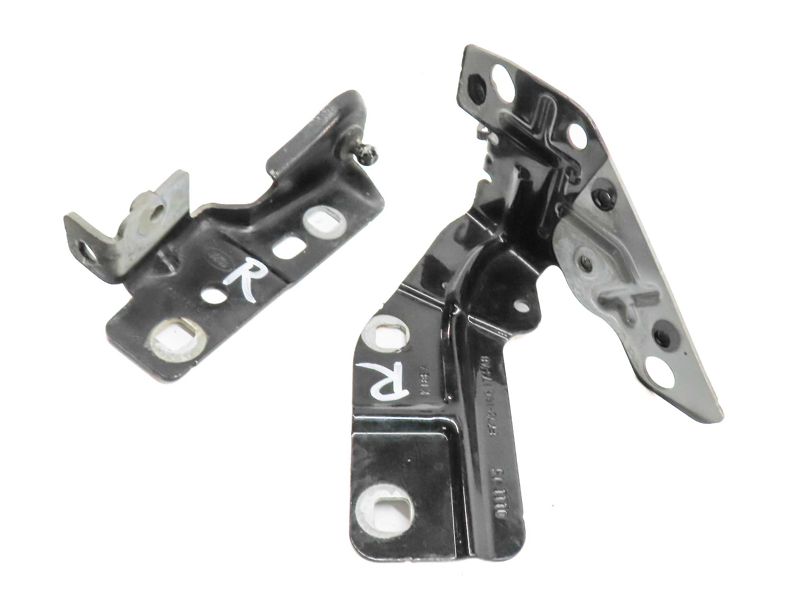 16 ROVER DISCOVERY SPORT (L550) FRONT RIGHT PASSENGER FENDER MOUNT BRACKET SET/2 — exact item pictured