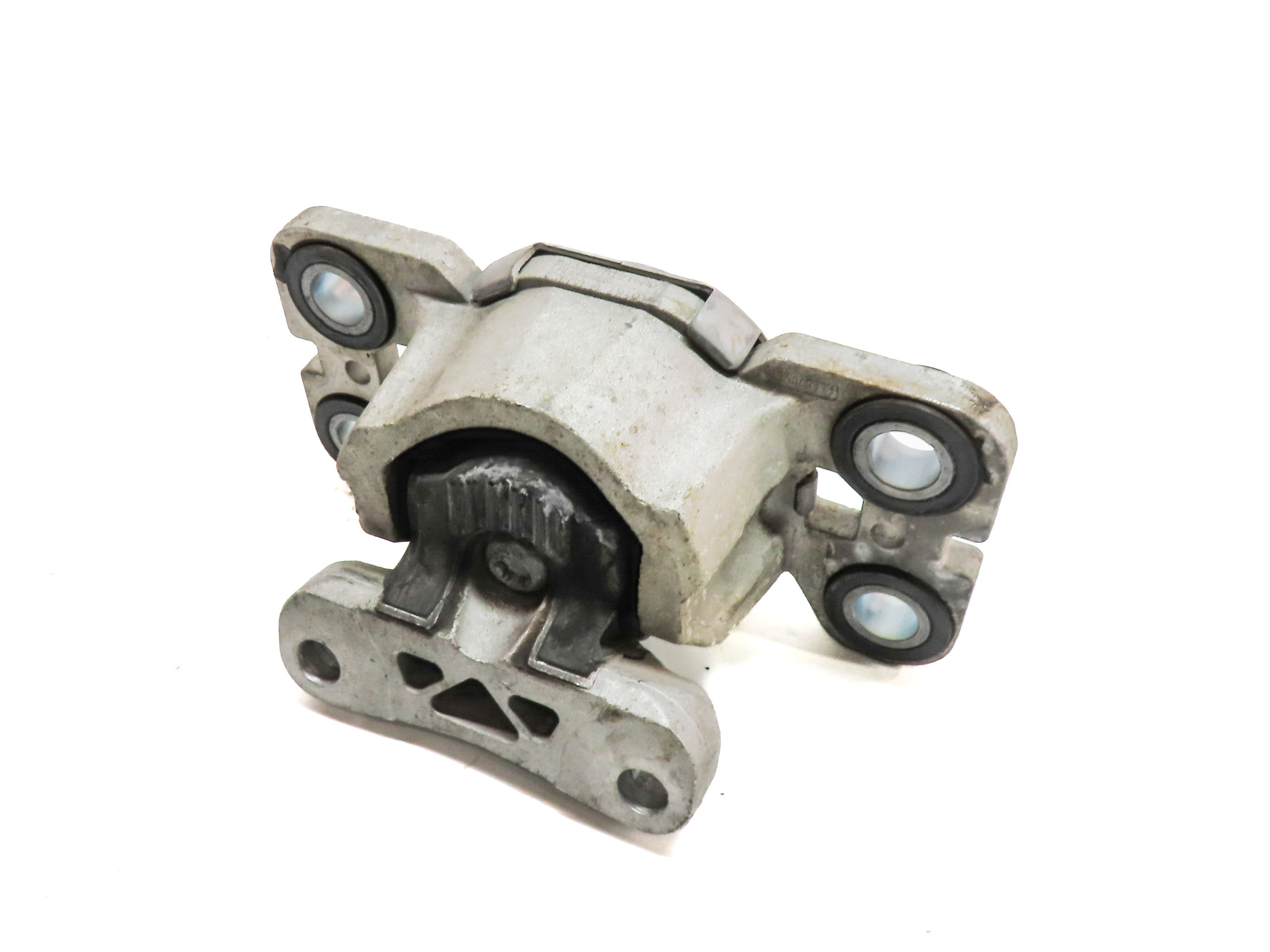16 LAND ROVER DISCOVERY SPORT (L550) REAR AUTOMATIC TRANSMISSION SUPPORT MOUNT — exact item pictured