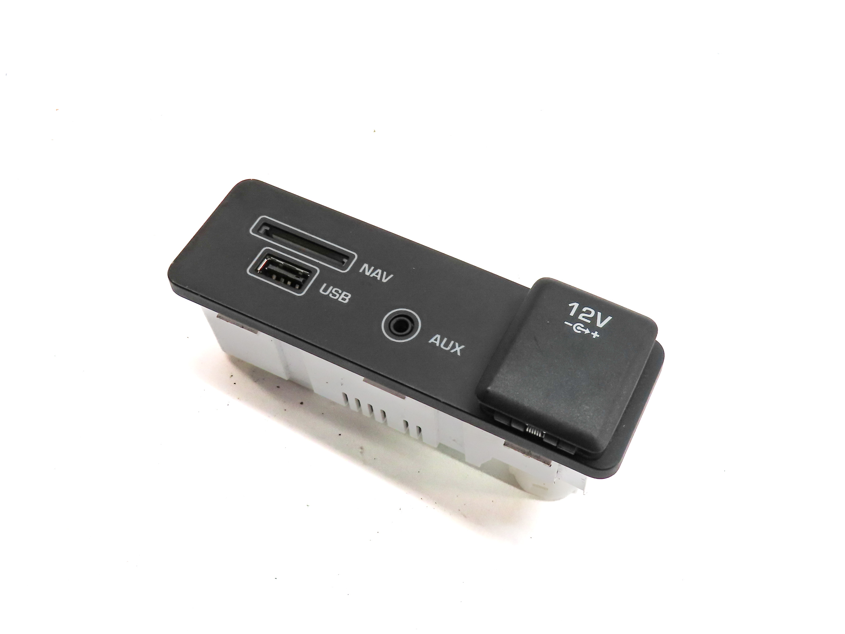 2016 LAND ROVER DISCOVERY SPORT (L550) AUX IN SD USB 12V POWER SUPPLY JACK PANEL — exact item pictured