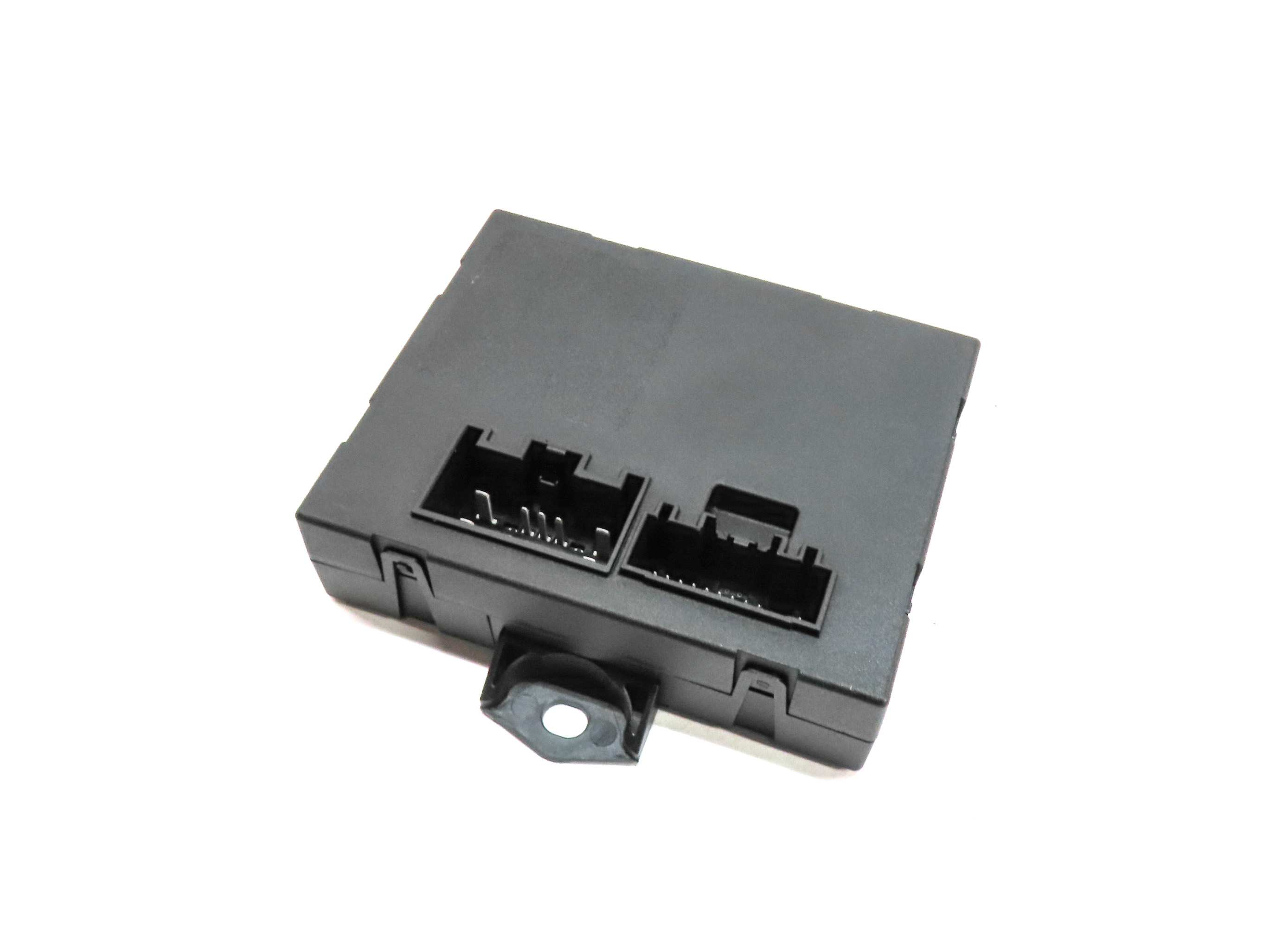 2016-2019 LAND ROVER DISCOVERY SPORT (L550) LIFTGATE SMART OPENER CONTROL MODULE — exact item pictured