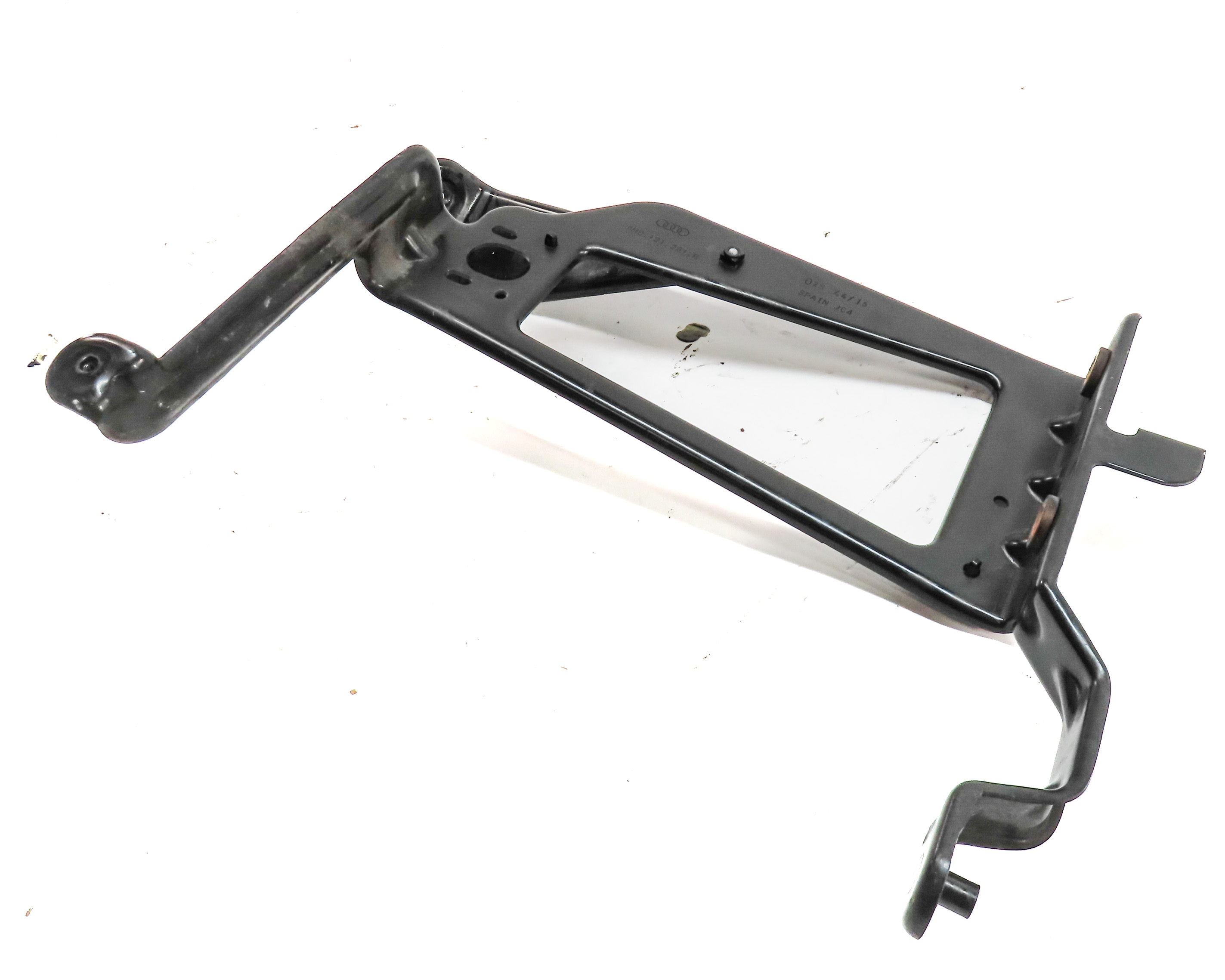 2017 AUDI Q7 (4M) FRONT LEFT DRIVER RADIATOR SUPPORT MOUNT BRACKET — exact item pictured