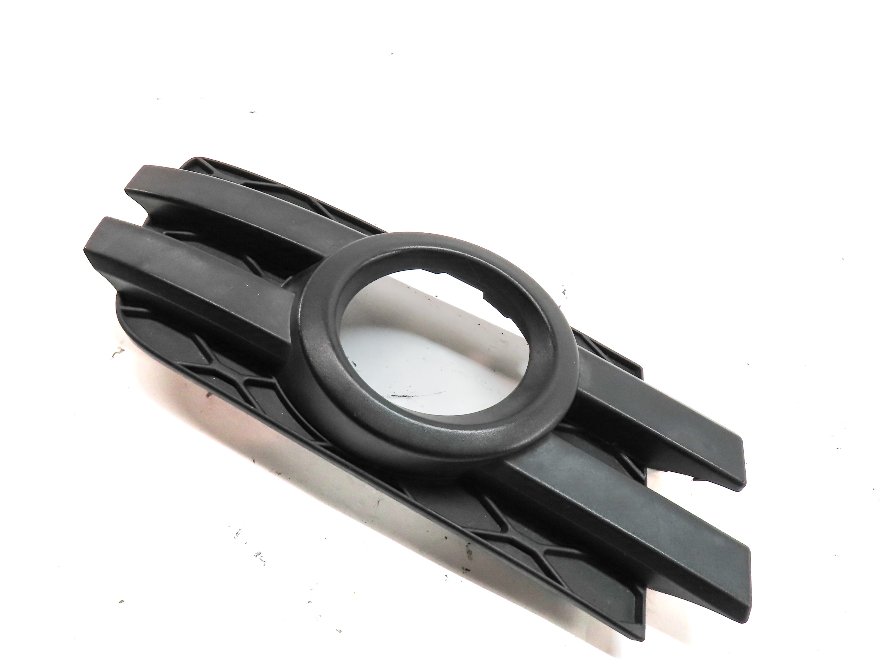 2009 MERCEDES GL320 (X164) FRONT RIGHT PASSENGER LOWER BUMPER FOG LIGHT TRIM — exact item pictured