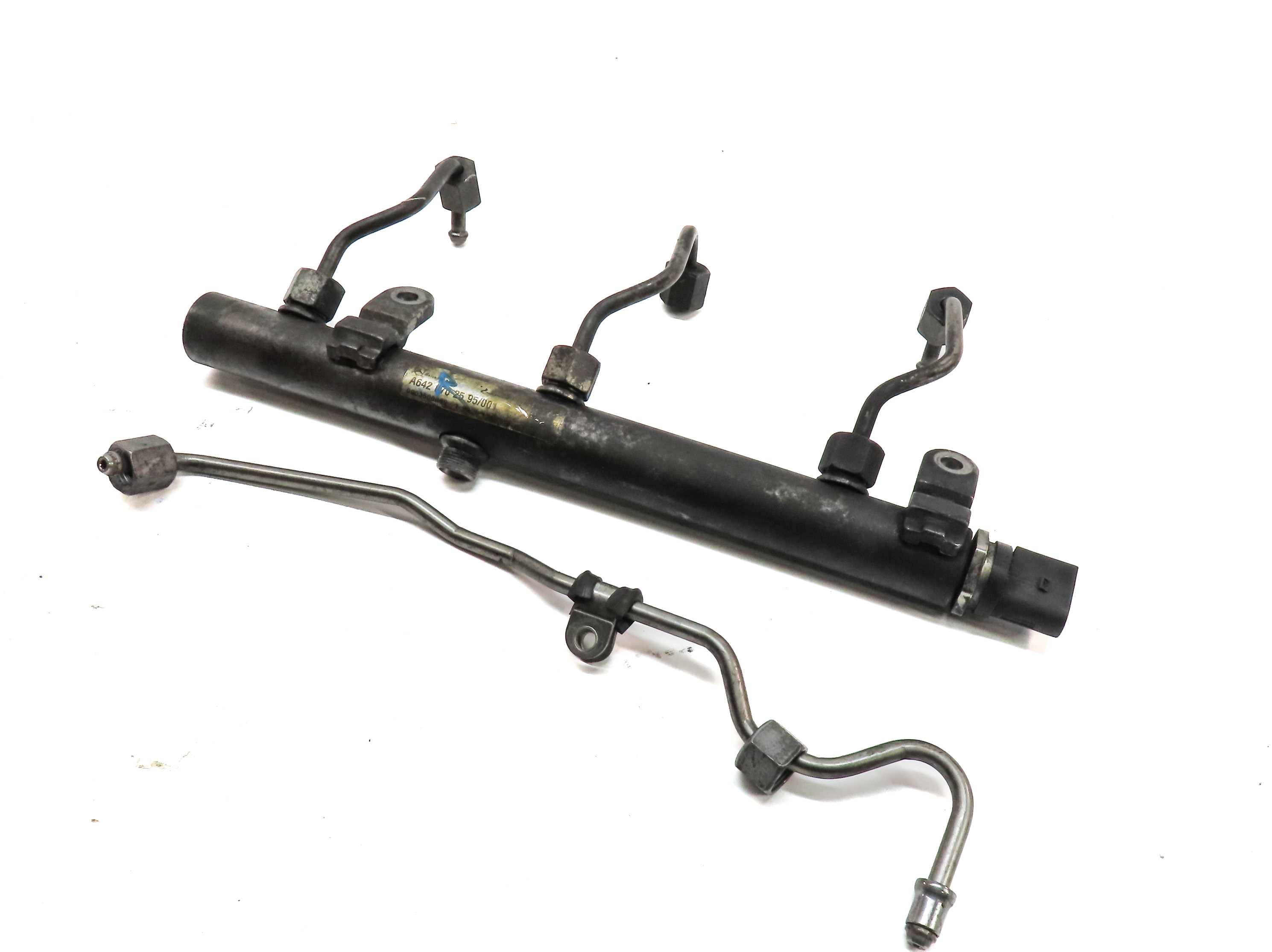 2009 MERCEDES GL320 (X164) 3.0L DIESEL (OM642) RIGHT FUEL INJECTOR RAIL w/ LINES — exact item pictured