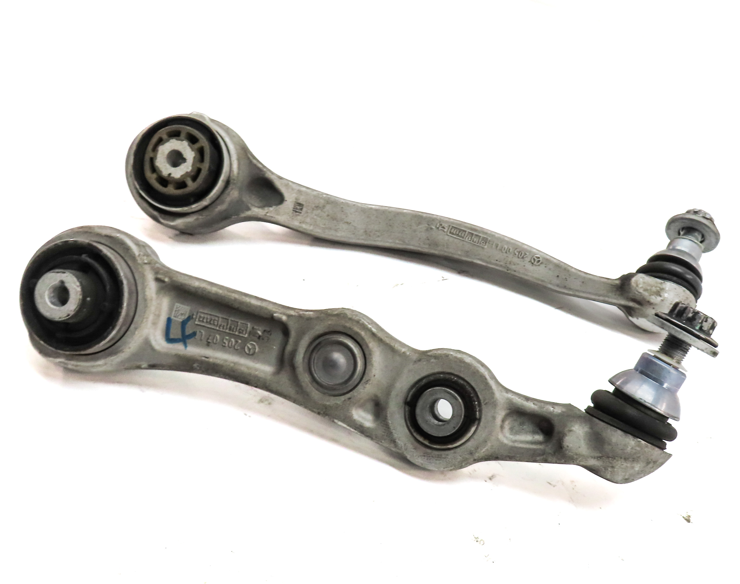 2016 MERCEDES C300 (W205) FRONT LEFT DRIVER CONTROL ARM SET/2 — exact item pictured