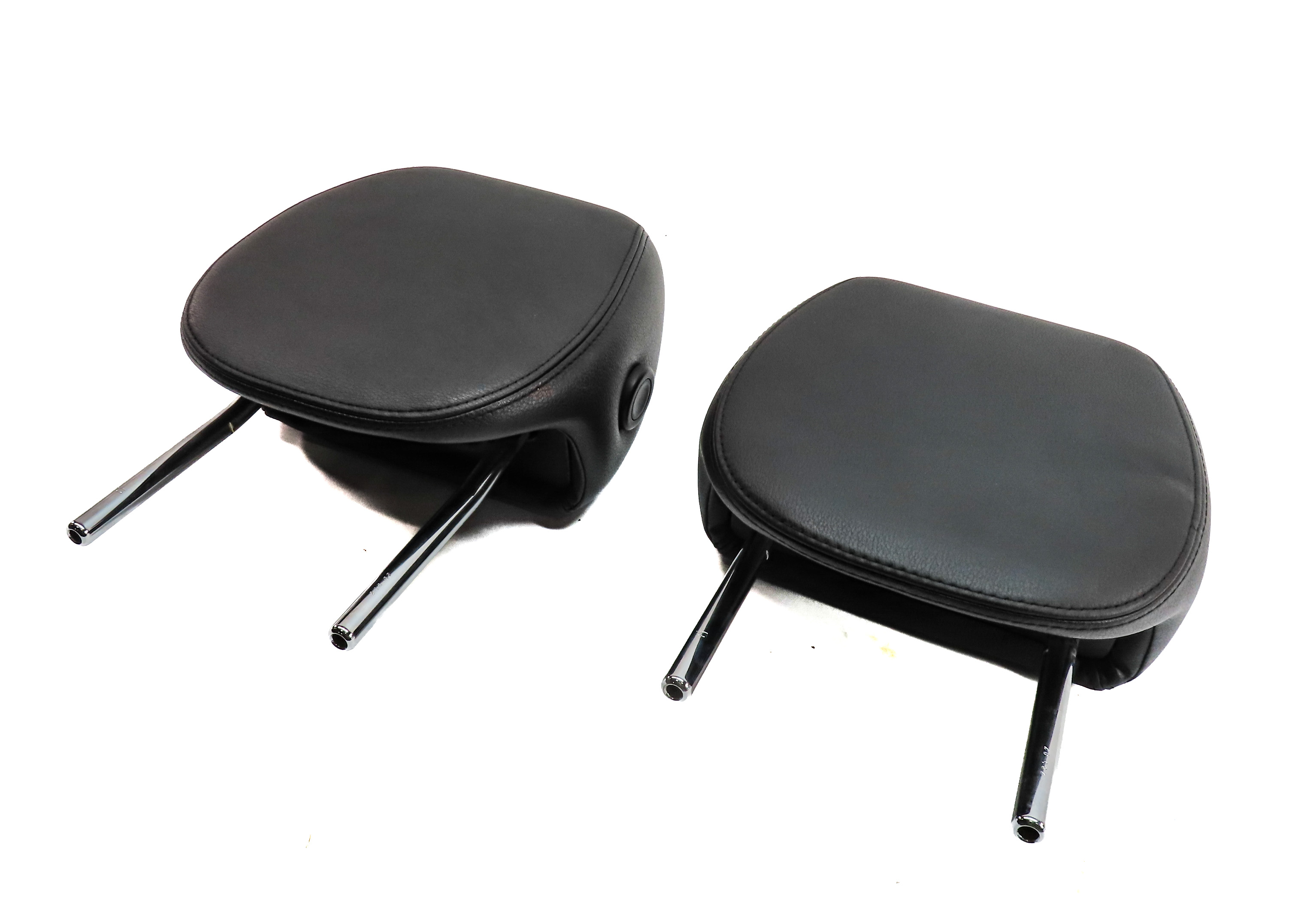 05-10 PORSCHE CAYENNE 955 957 FRONT LEFT RIGHT SEAT HEADREST SET/2 (BLACK) — exact item pictured