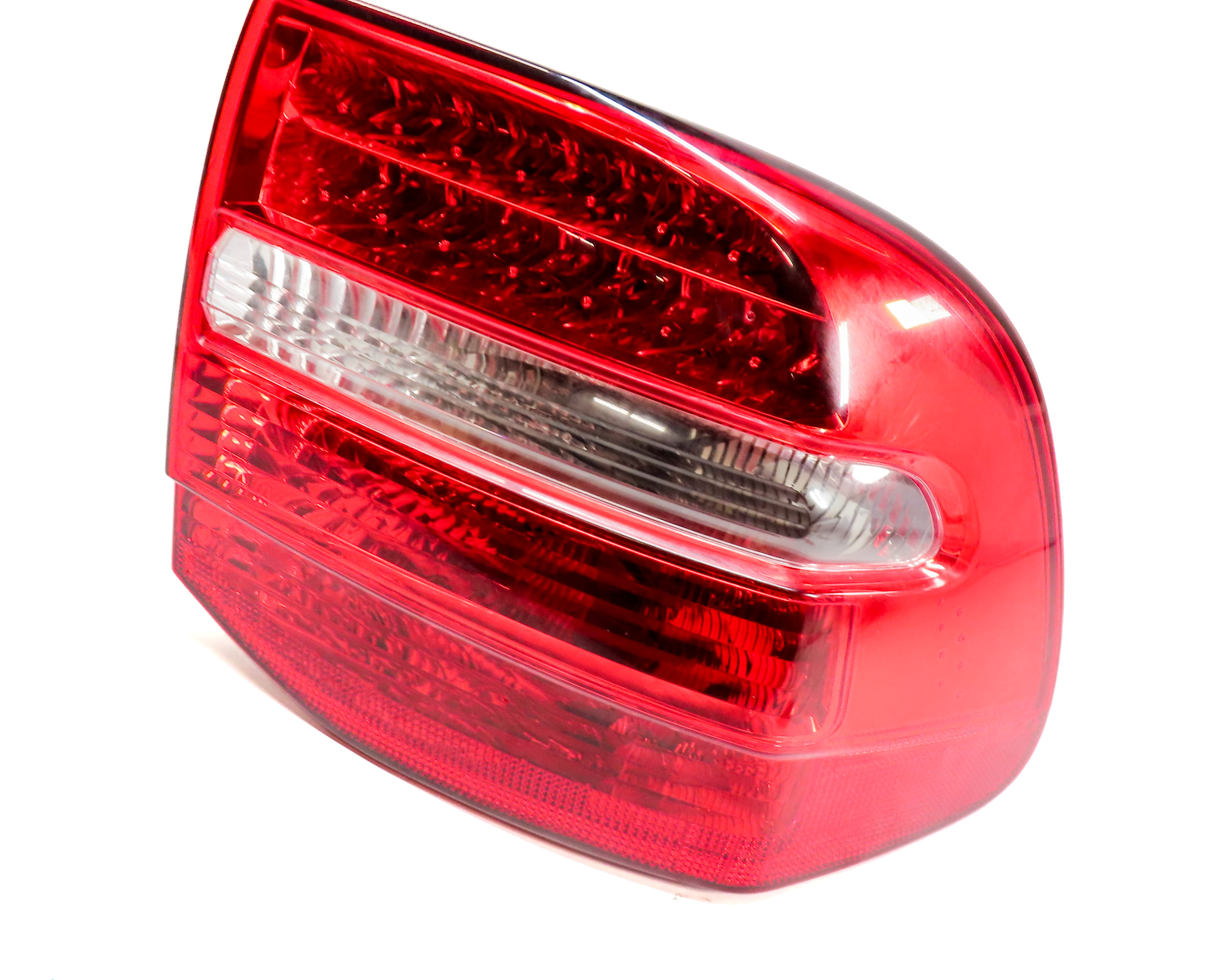 2008-2010 PORSCHE CAYENNE (957) RIGHT PASSENGER REAR TAILLIGHT BRAKE LIGHT LAMP — exact item pictured