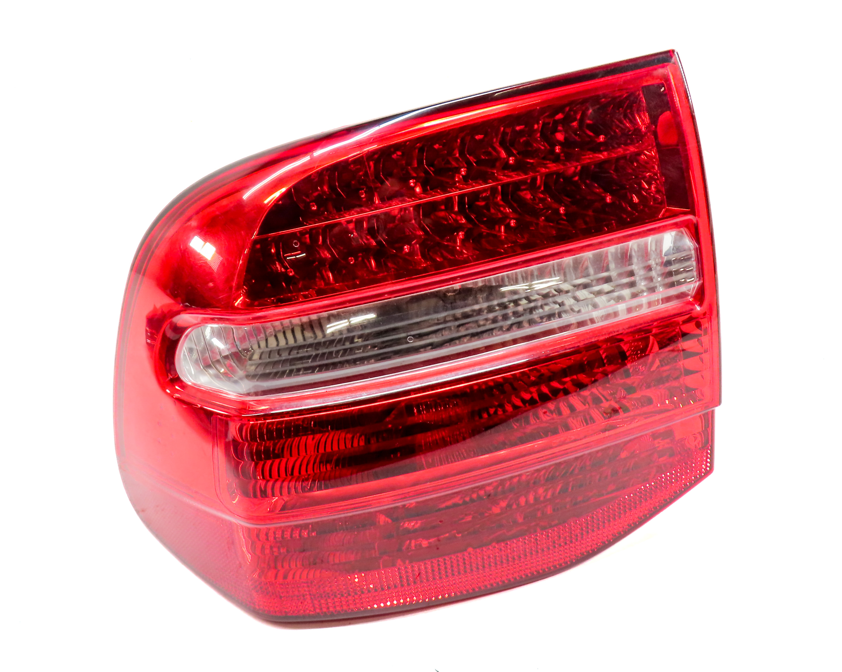 2008-2010 PORSCHE CAYENNE (957) LEFT DRIVER REAR TAILLIGHT BRAKE LIGHT LAMP — exact item pictured