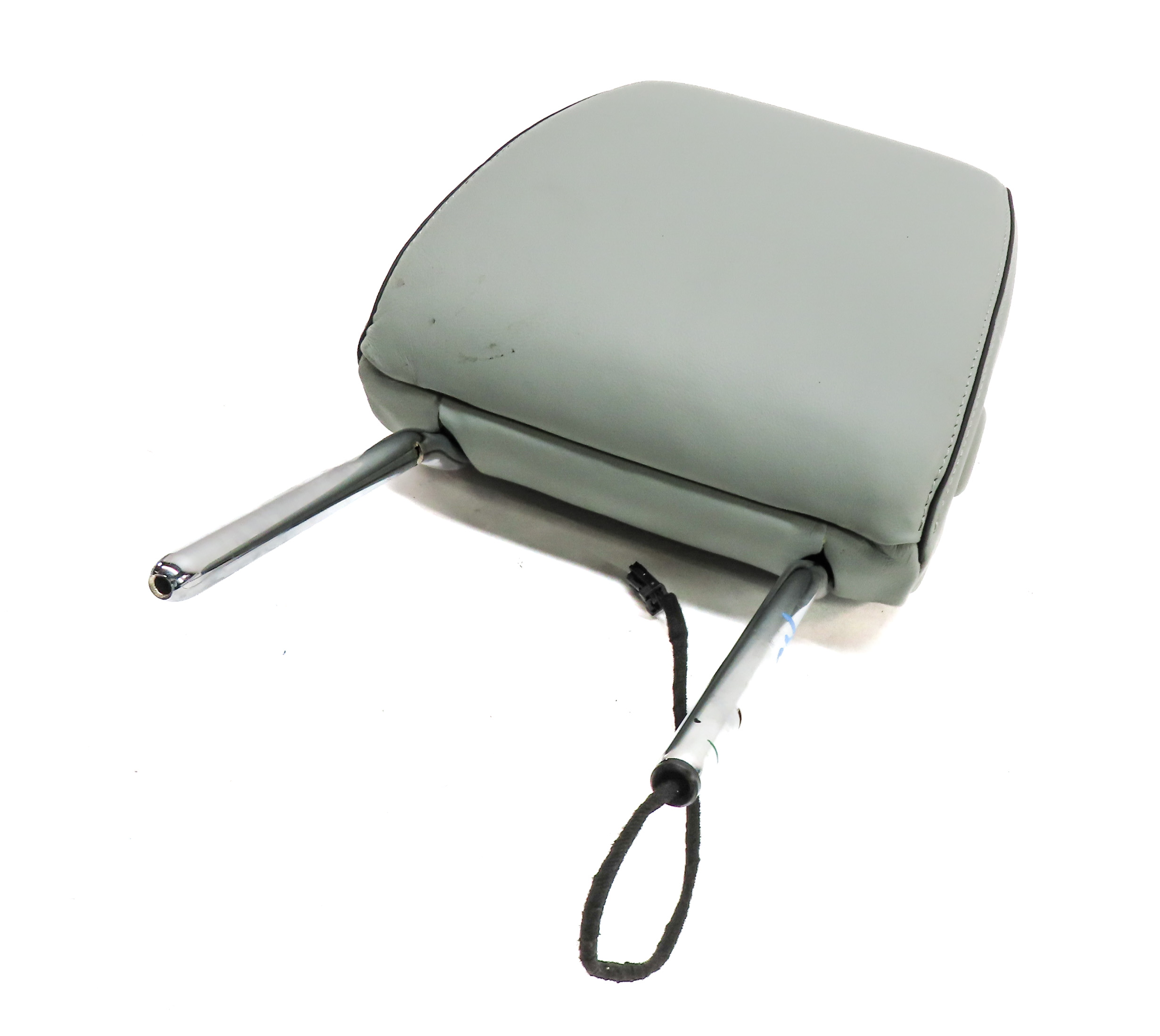 17-20 LAND ROVER DISCOVERY (L462) REAR RIGHT SEAT BACK HEADREST (Glacier) — exact item pictured