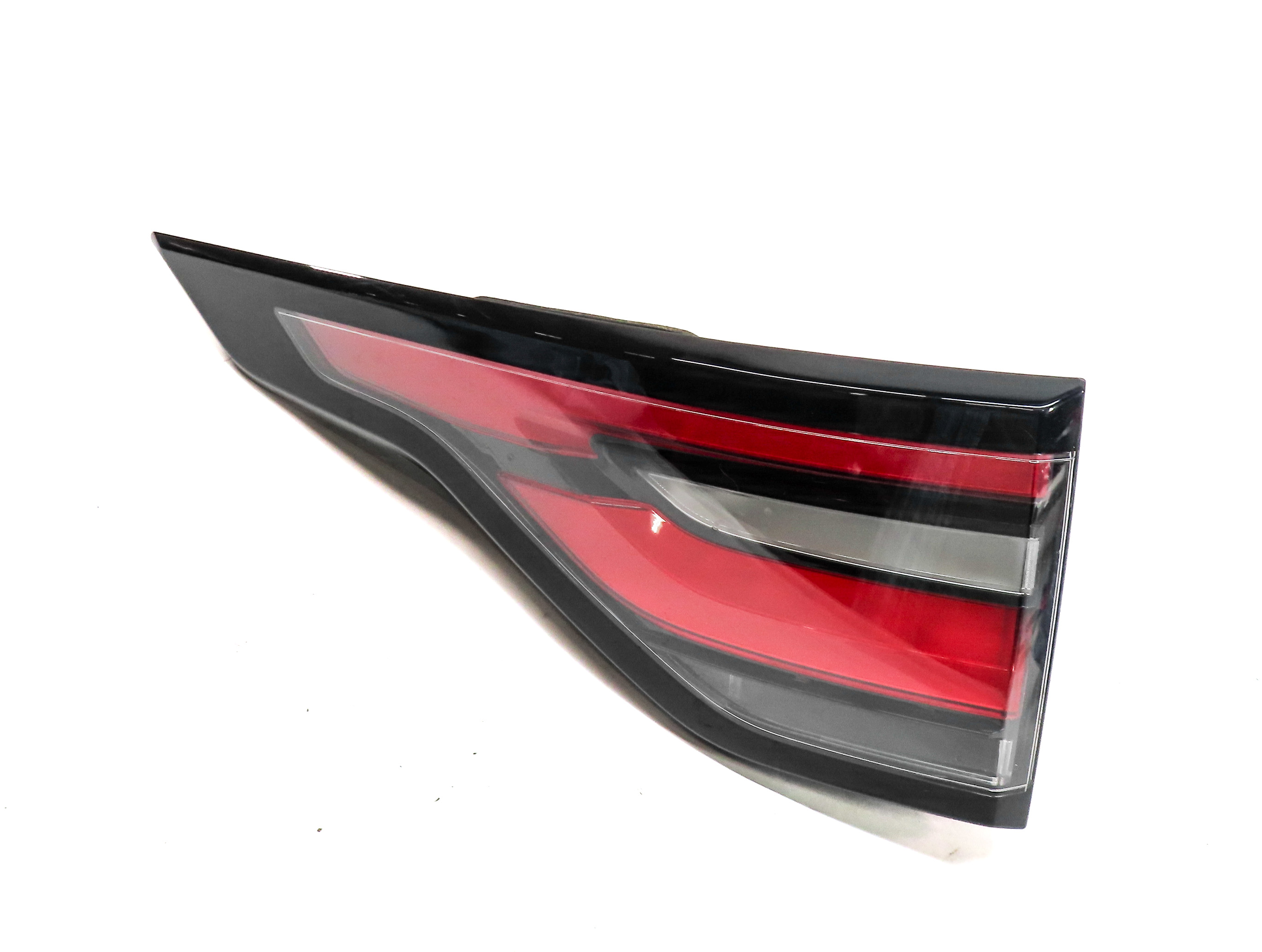 17-20 LAND ROVER DISCOVERY L462 REAR LEFT DRIVER OUTER QUARTER TAILLIGHT LAMP — exact item pictured