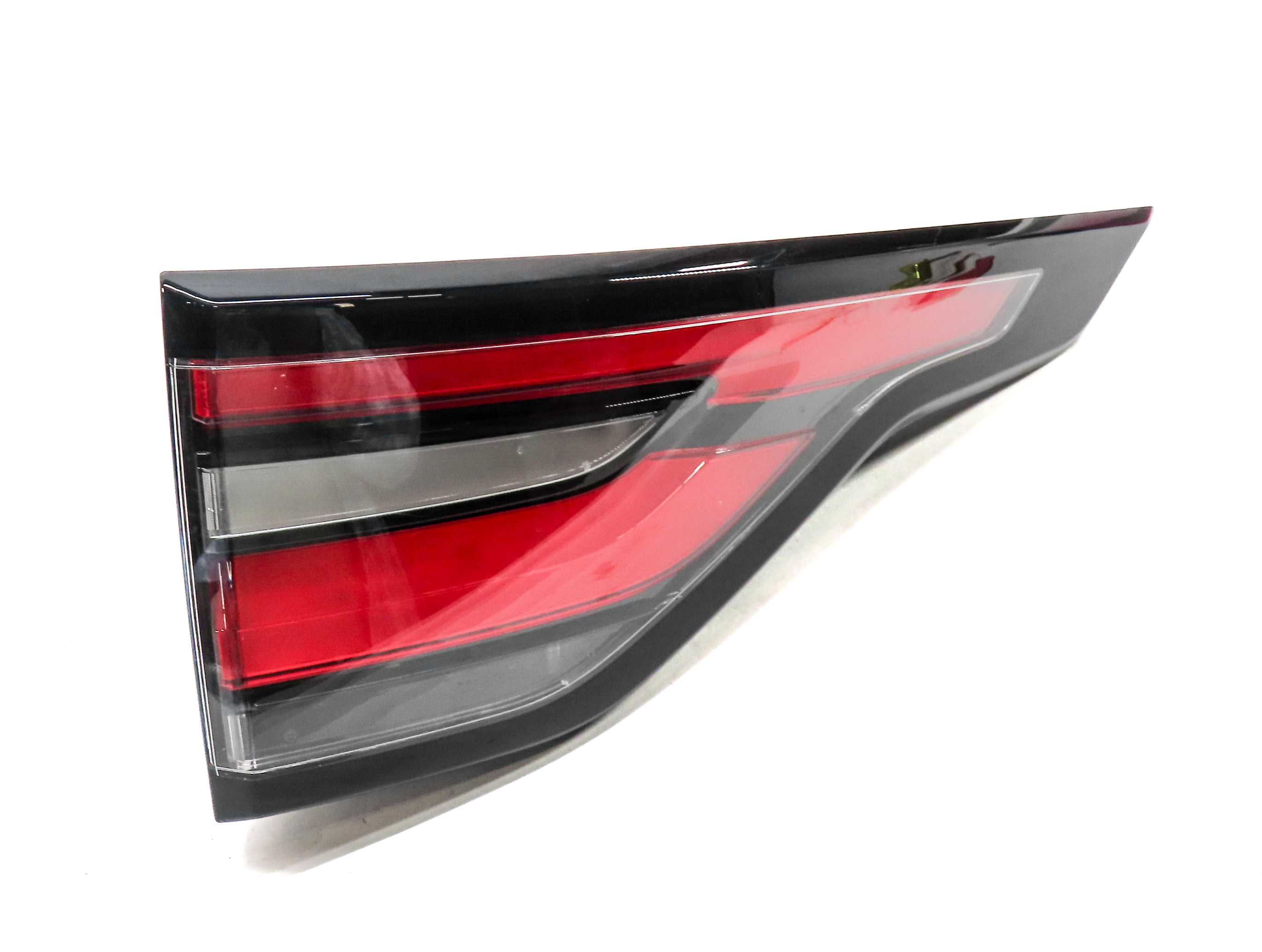 17-20 LAND ROVER DISCOVERY L462 REAR RIGHT PASSENGER OUTER QUARTER TAILLIGHT — exact item pictured