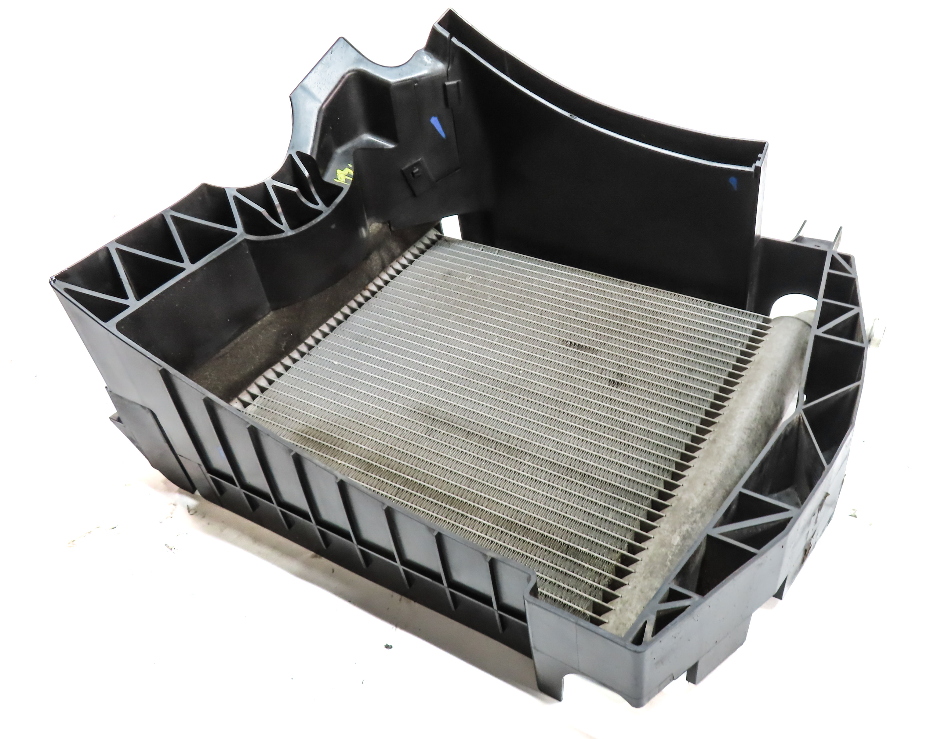 13-20 ROVER SPORT DISCOVERY (L405 L462 L494) LEFT AUXILIARY RADIATOR & BRACKET — exact item pictured