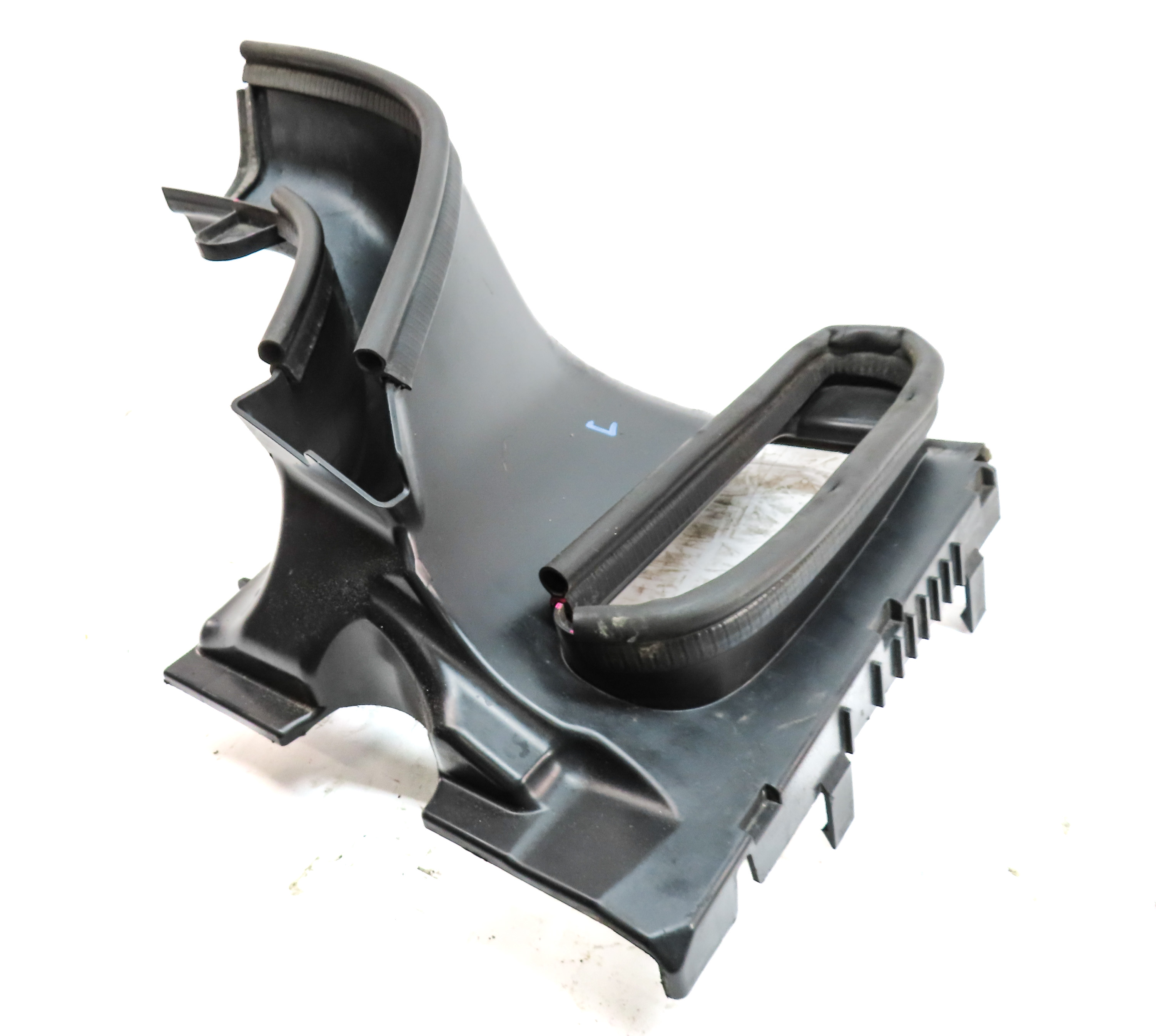 2017 LAND ROVER DISCOVERY (L462) 3.0L SUPER ENGINE LEFT DRIVER AIR INTAKE DUCT — exact item pictured