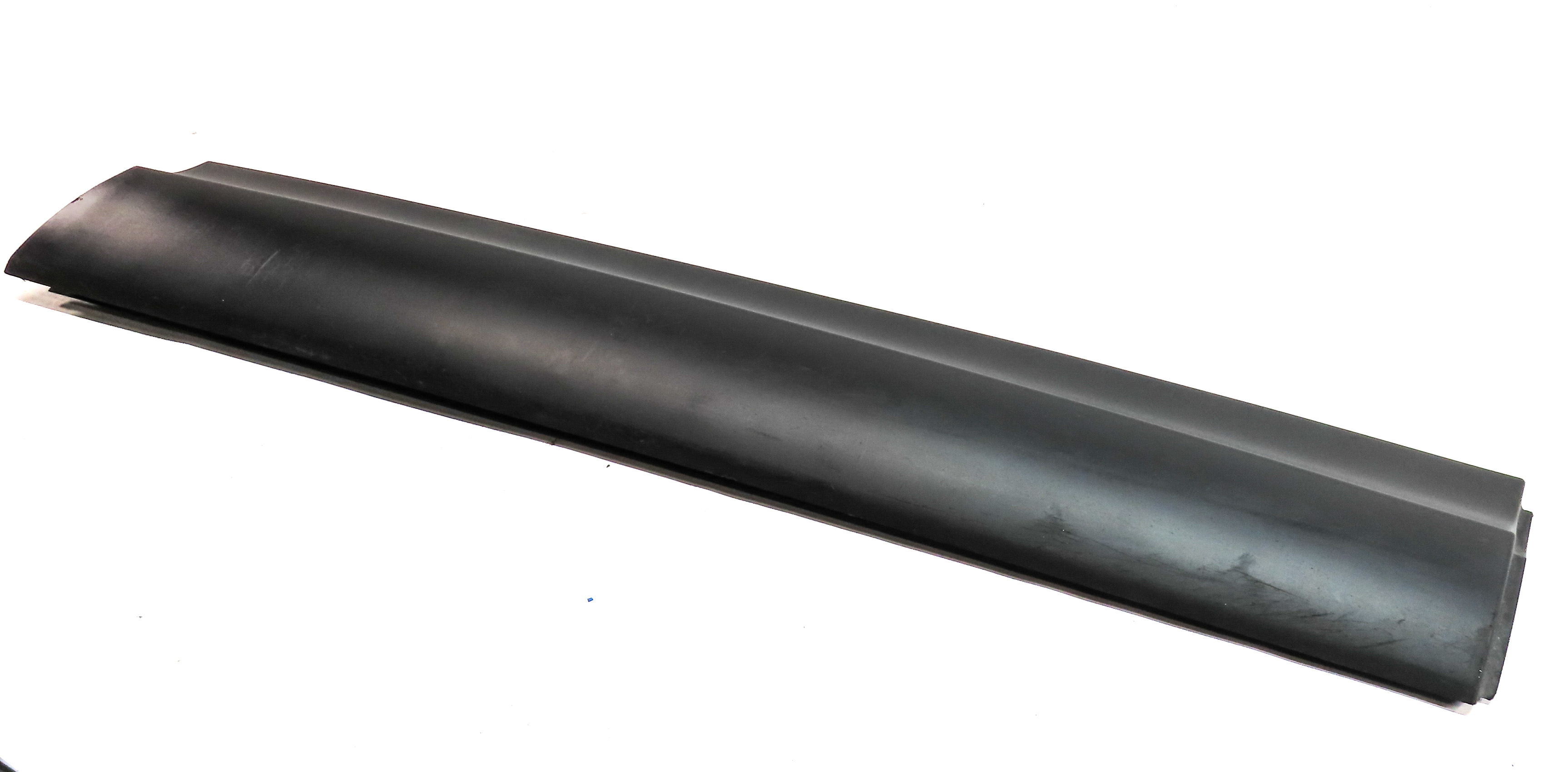 17-23 ROVER DISCOVERY L462 FRONT RIGHT PASSENGER LOWER DOOR TRIM MOULDING(BLACK) — exact item pictured