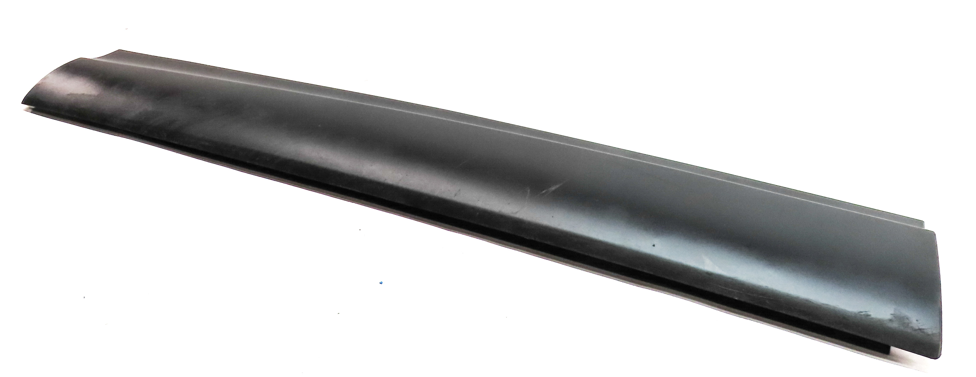 17-23 ROVER DISCOVERY (L462) FRONT LEFT DRIVER LOWER DOOR TRIM MOULDING (BLACK) — exact item pictured
