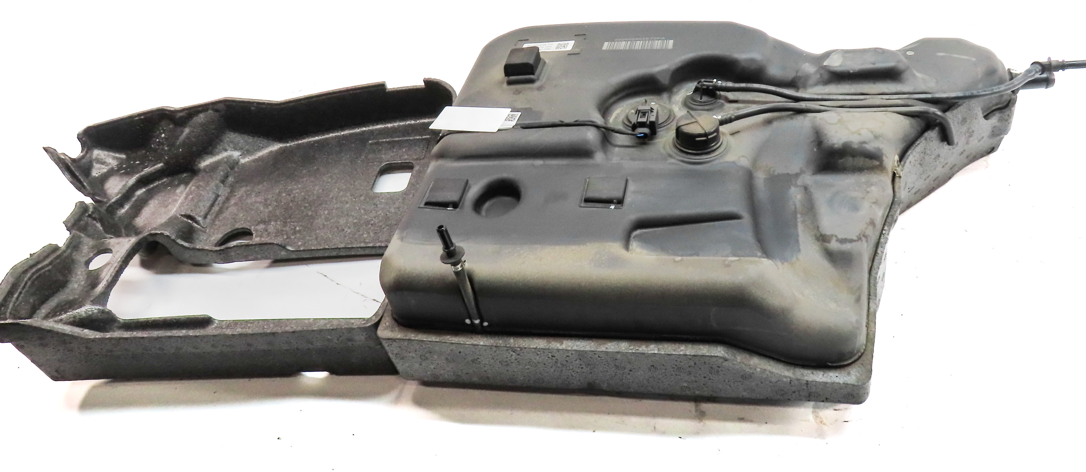 09-13 BMW X5 (E70) 3.0L M57Y DIESEL DEF EMISSIONS FLUID RESERVOIR PASSIVE TANK — exact item pictured