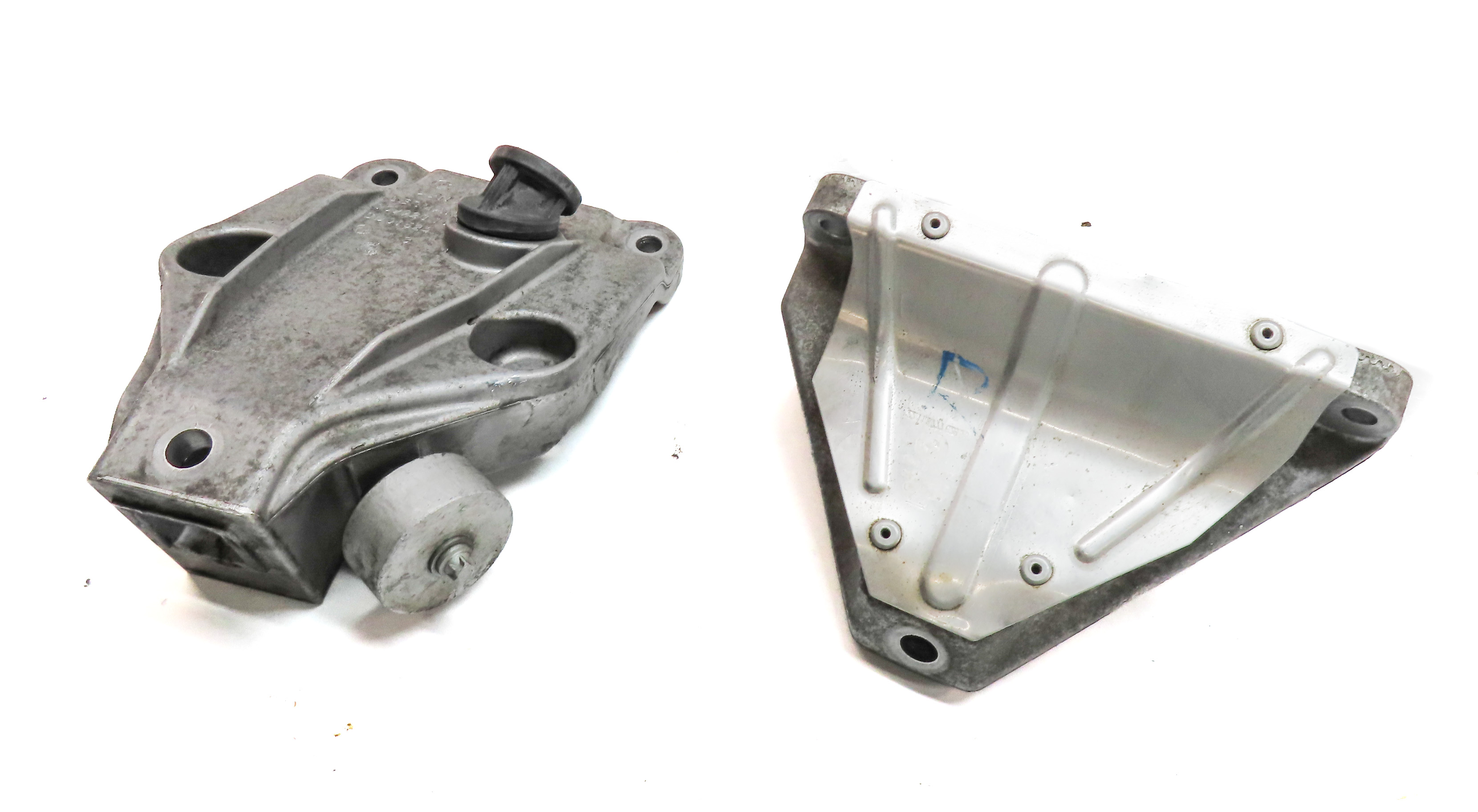 2015 BMW 535D (F10) 3.0L DIESEL ENGINE MOTOR SUPPORT MOUNT BRACKET SET/2 — exact item pictured