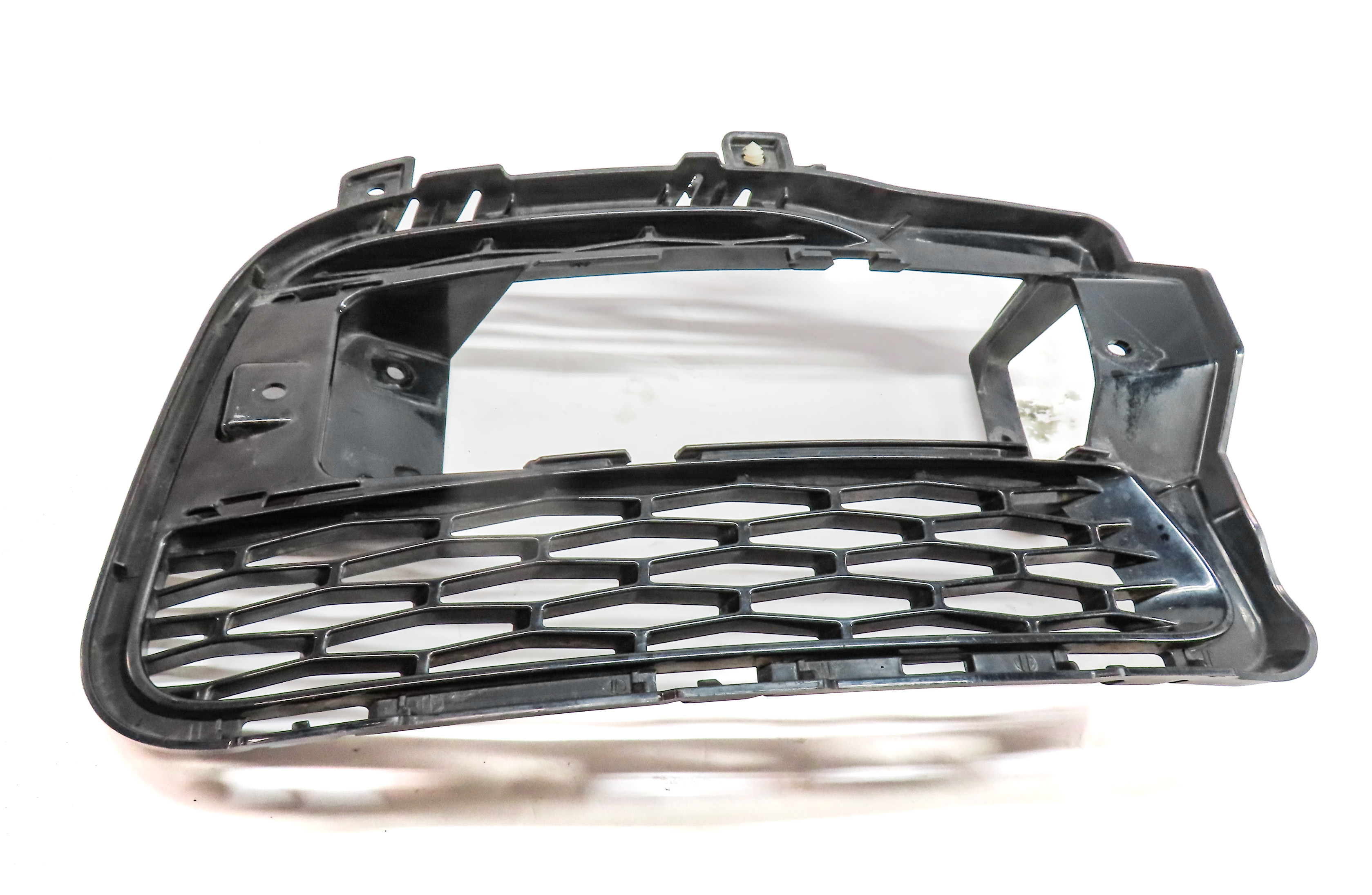 2014-2017 RANGE ROVER SPORT (L494) LEFT FRONT DRIVER FOGLIGHT GRILLE TRIM — exact item pictured