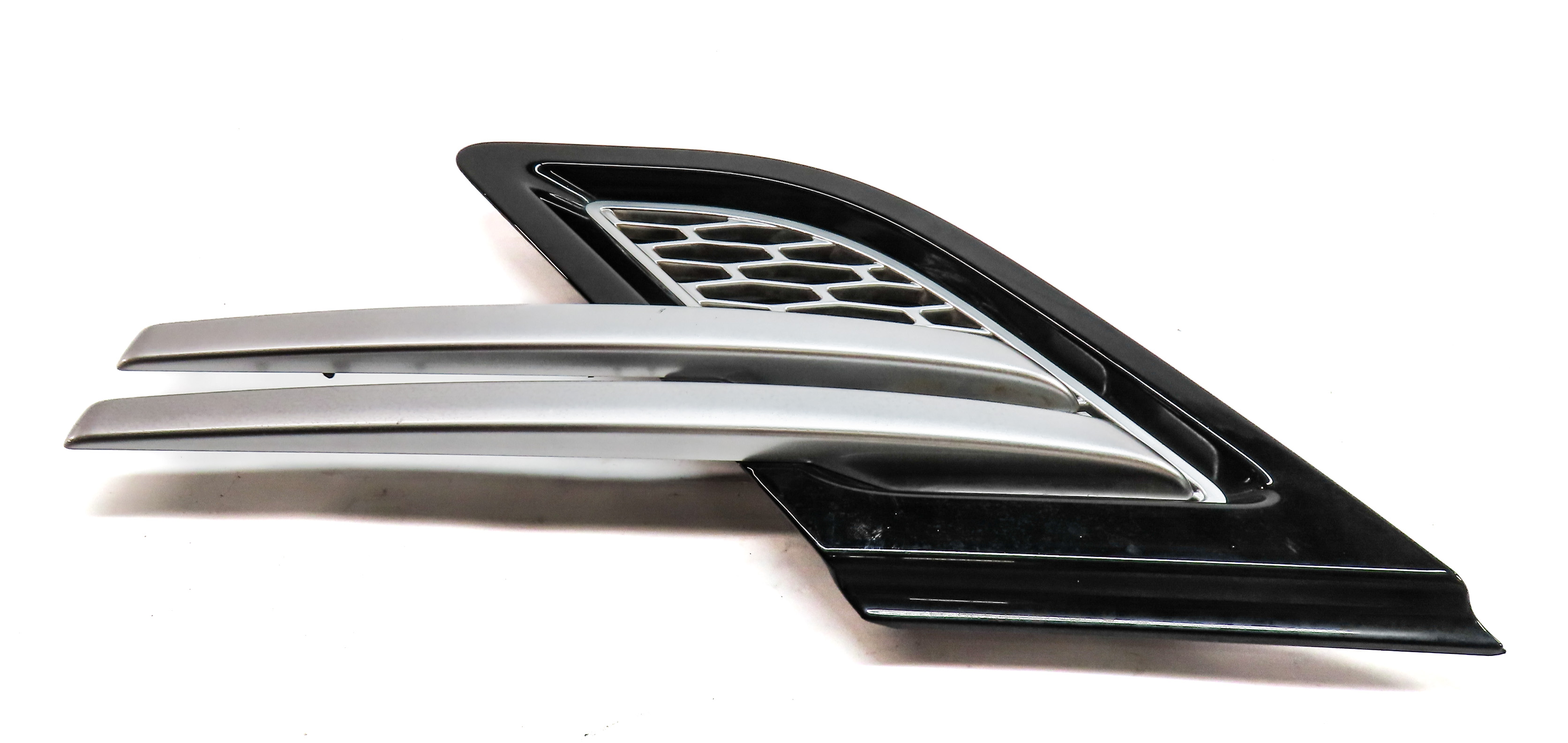 2014 RANGE ROVER SPORT (L494) FRONT LEFT DRIVER FENDER AIR VENT TRIM GRILLE — exact item pictured