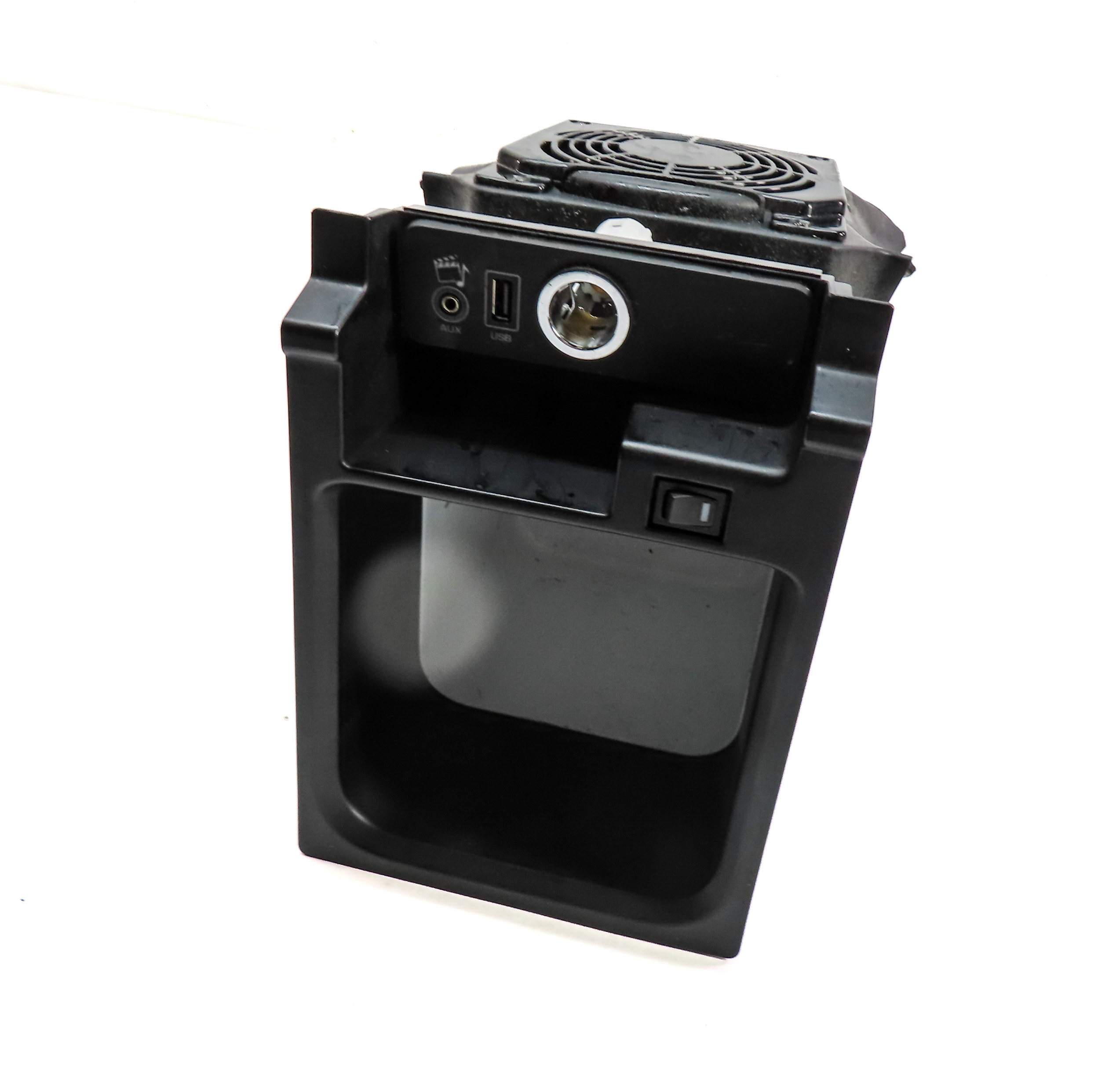 2014 ROVER SPORT (L494) FRONT CENTER CONSOLE REFRIGERATOR COOLER BOX w/AUX IN — exact item pictured