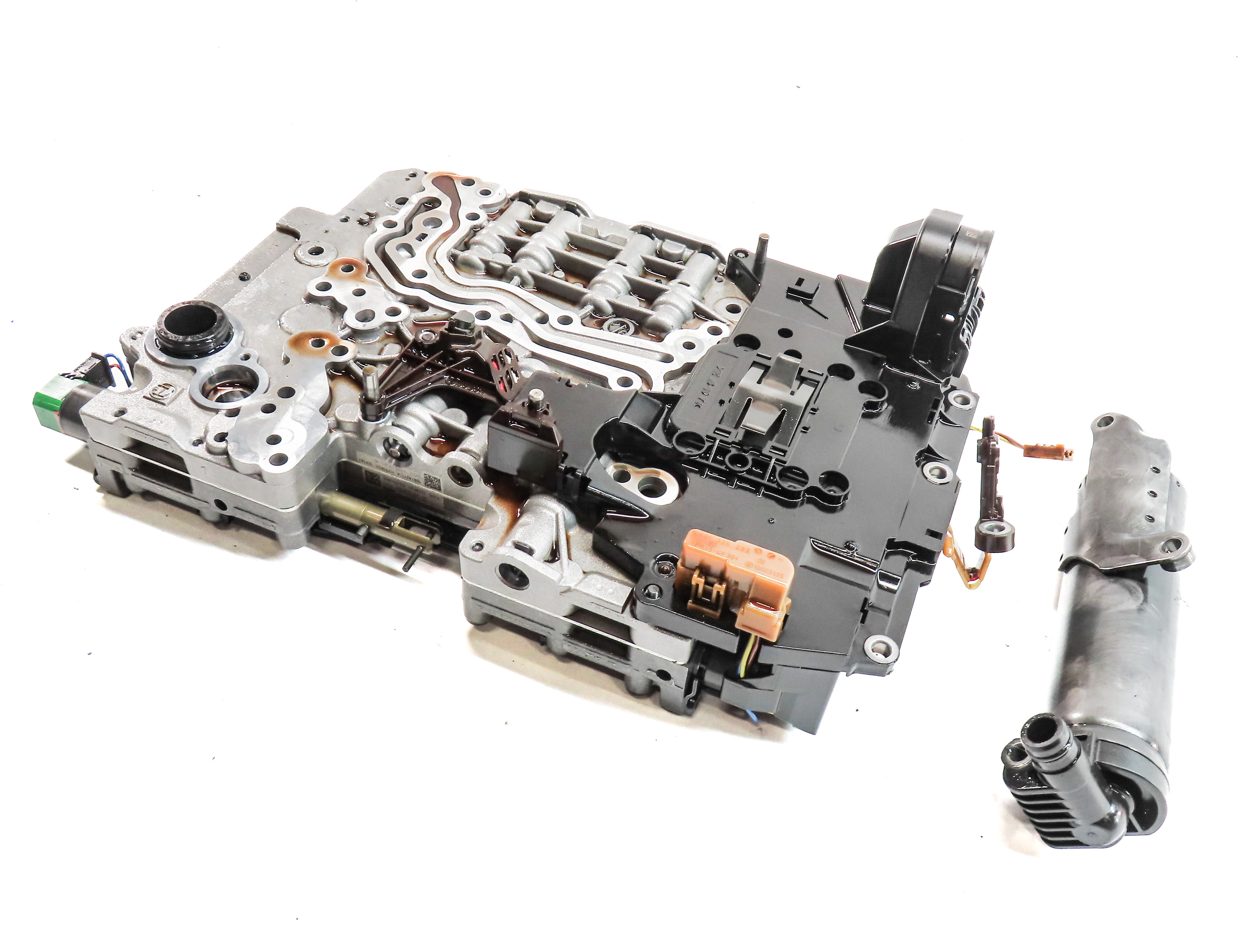 2013 BMW 640i 740i F06 F01 8HP45Z AUTOMATIC TRANSMISSION VALVE BODY w/OIL PUMP — exact item pictured