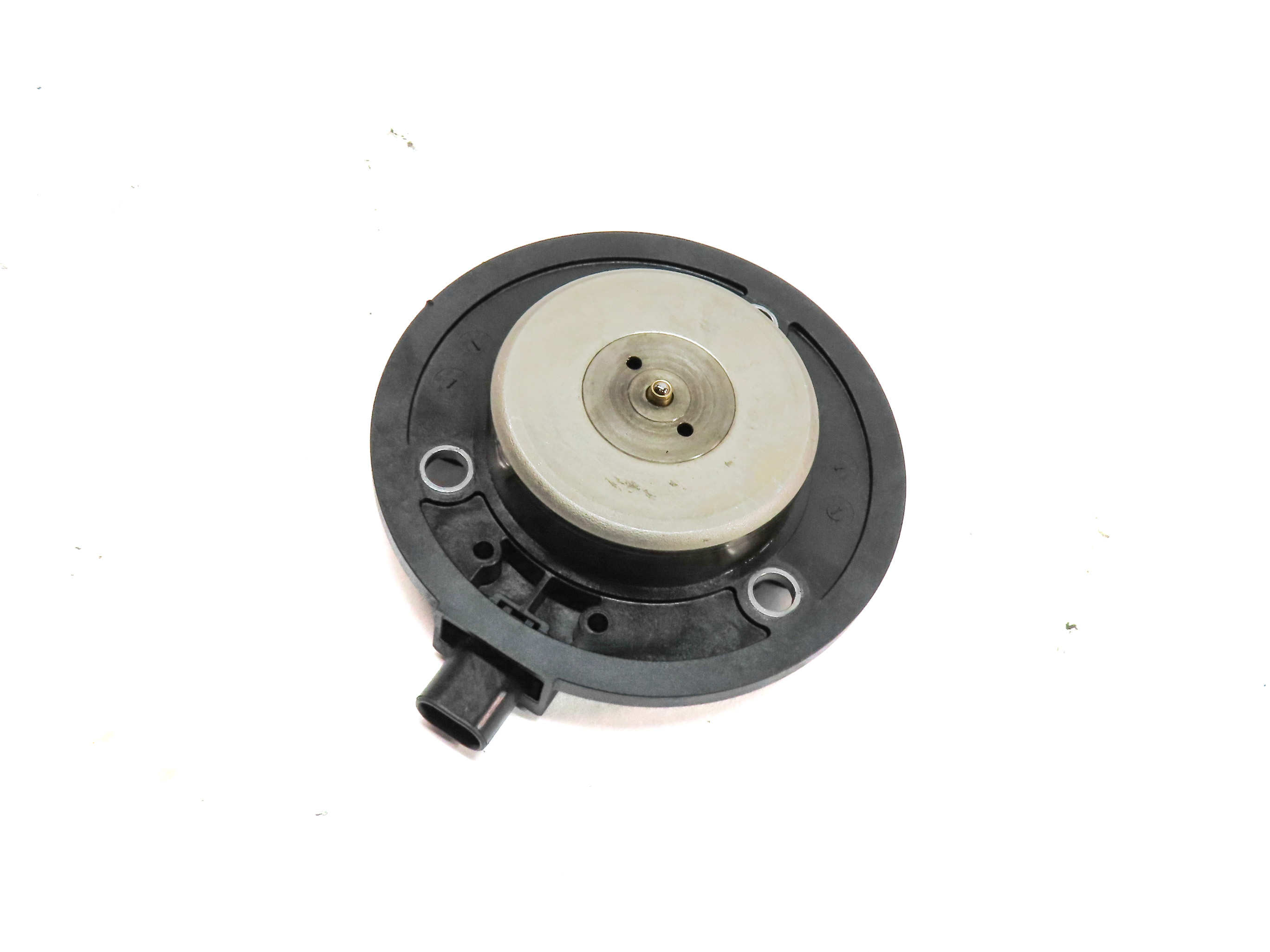 2013 AUDI A6 (C7 4G) 2.0L (CAEB) ENGINE VVT VARIABLE VALVE TIMING MAGNET — exact item pictured
