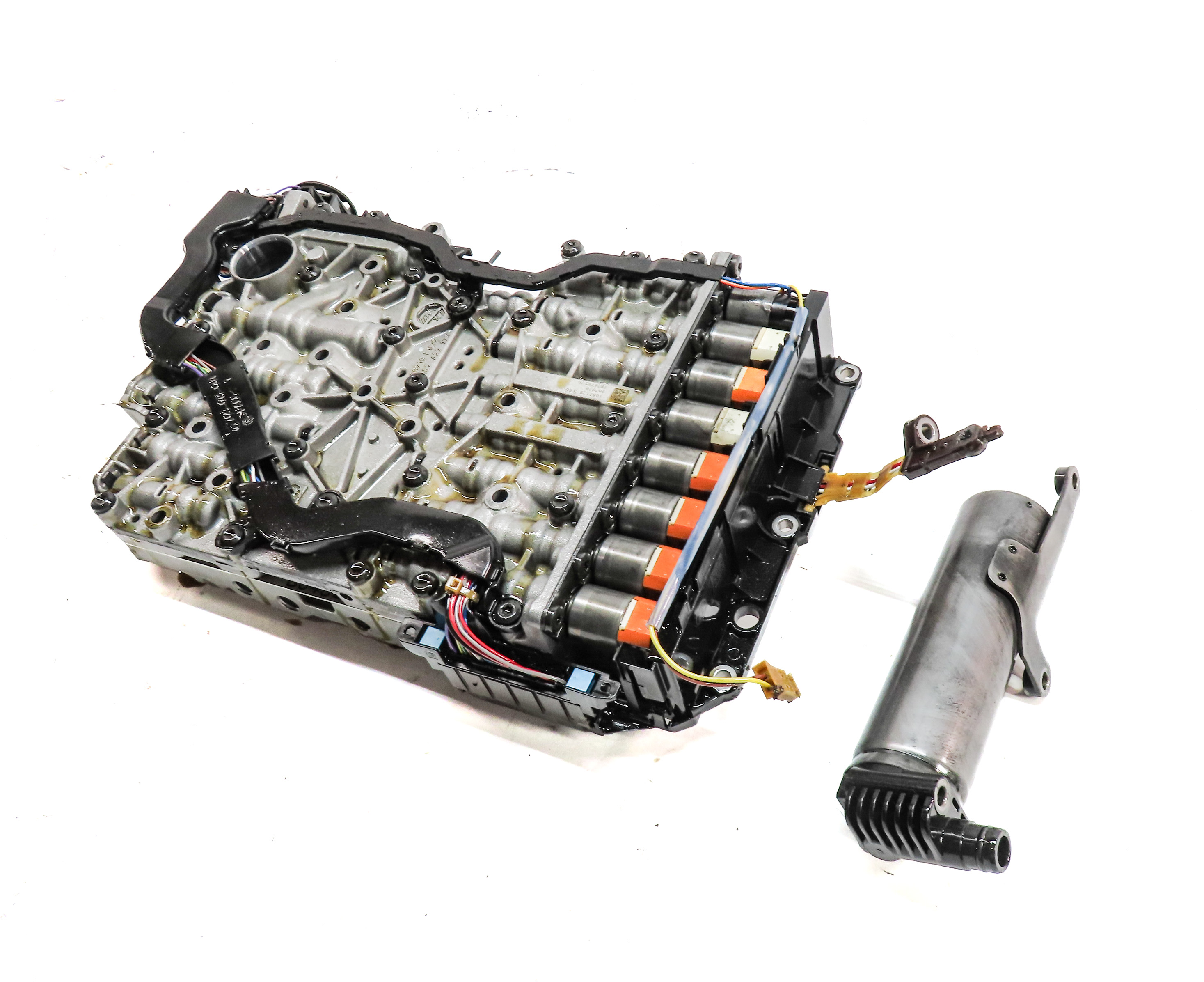 13-14 AUDI A8 S8 (D4 4H) 8HP55A AUTOMATIC TRANSMISSION VALVE BODY w/ OIL PUMP — exact item pictured