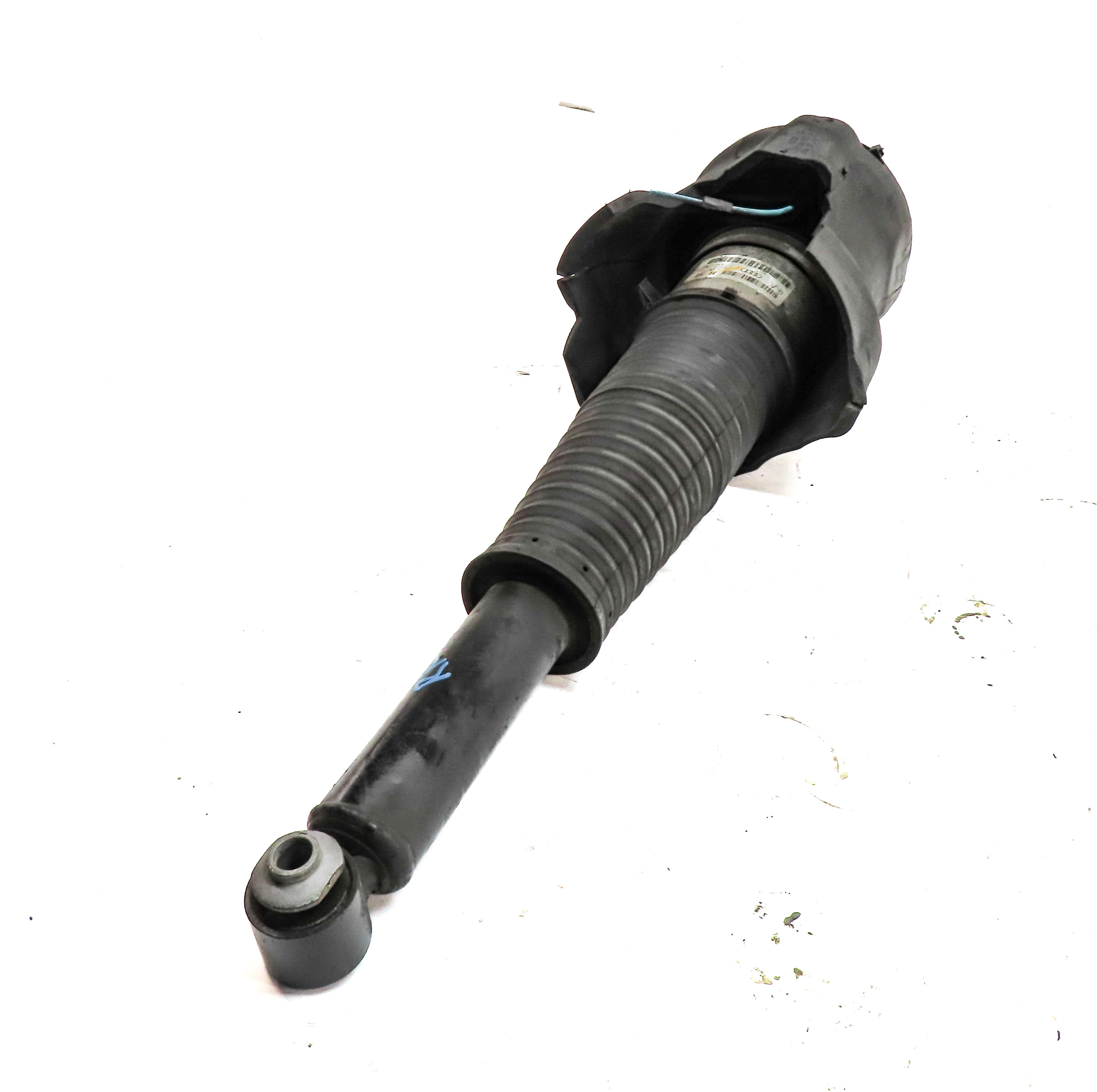 2011-2018 AUDI A8 S8 (D4 4H) REAR RIGHT PASSENGER AIR SUSPENSION SHOCK STRUT — exact item pictured