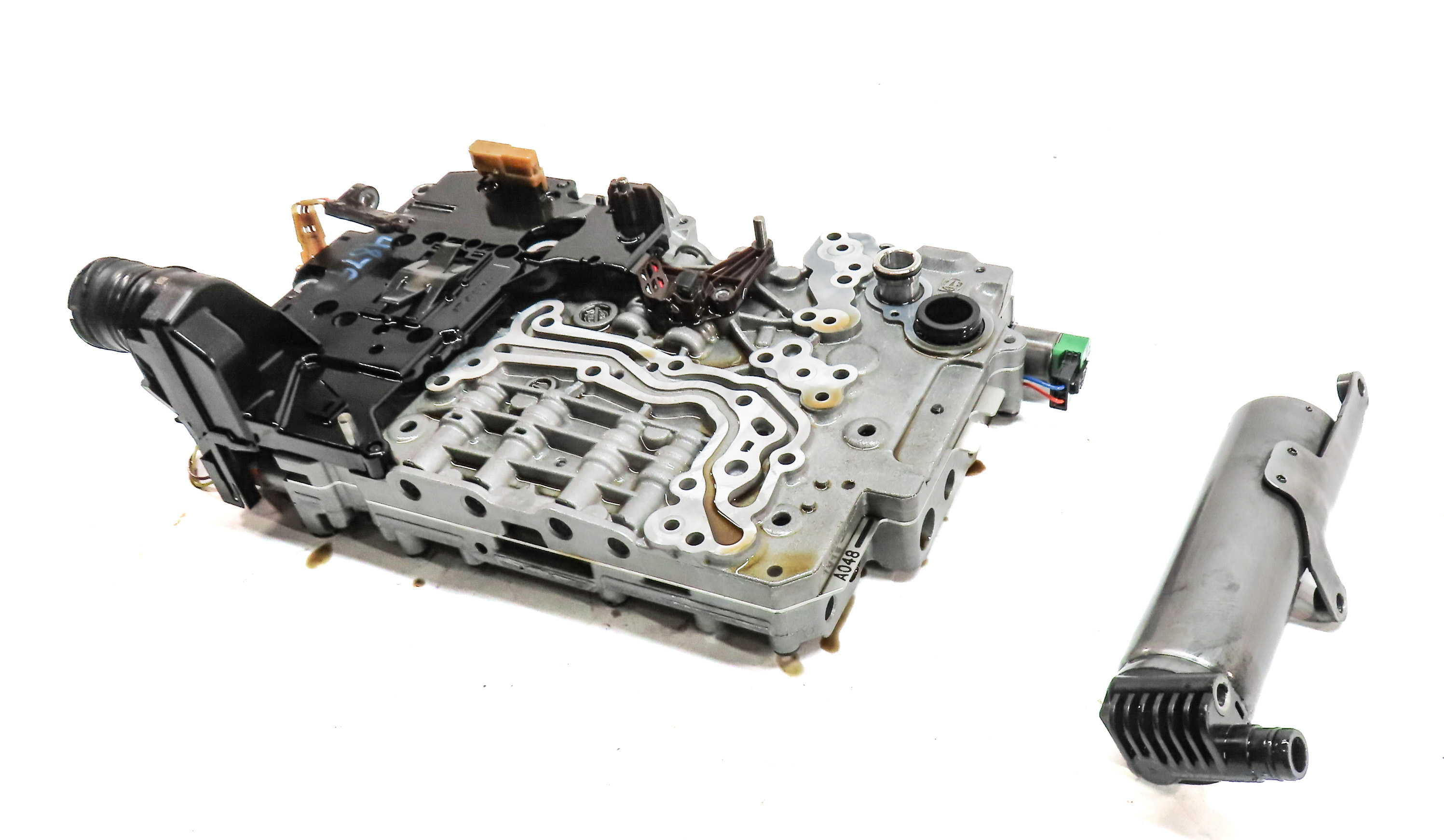 13-14 BMW X1 (E84) 2.0L RWD 8HP45Z AT AUTO TRANSMISSION VALVE BODY w/OIL PUMP — exact item pictured