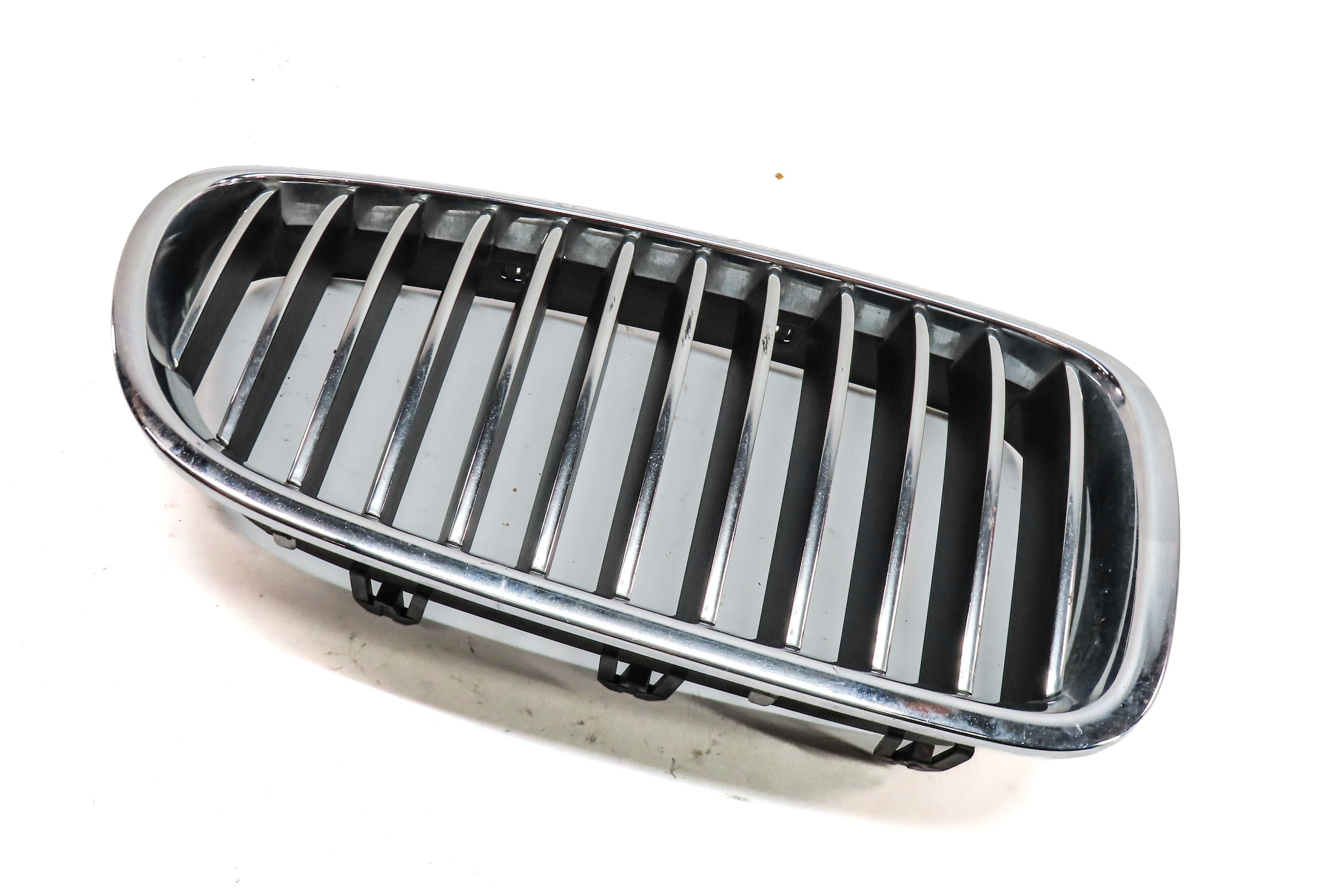 2011-2013 BMW 528i 535i 550i (F10) FRONT RIGHT BUMPER AIR VENT GRILLE (CHROME) — exact item pictured