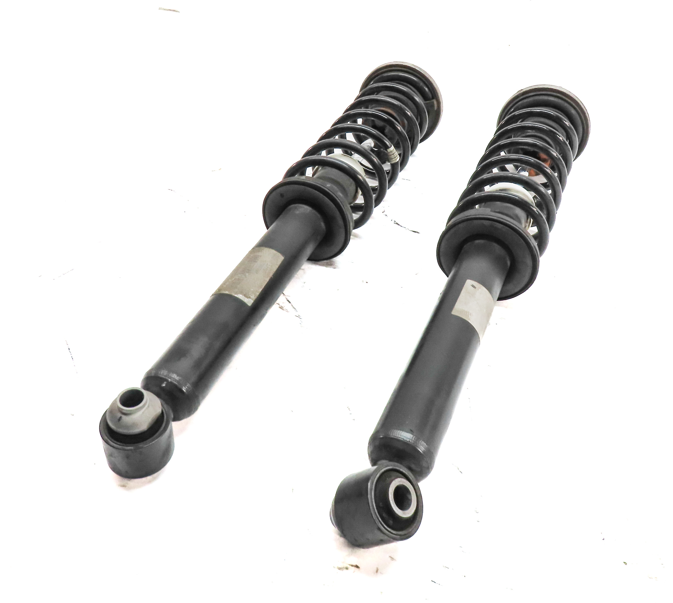 11-16 BMW 5 SERIES F10 REAR LEFT & RIGHT STANDARD SUSPENSION SHOCK STRUT SET — exact item pictured