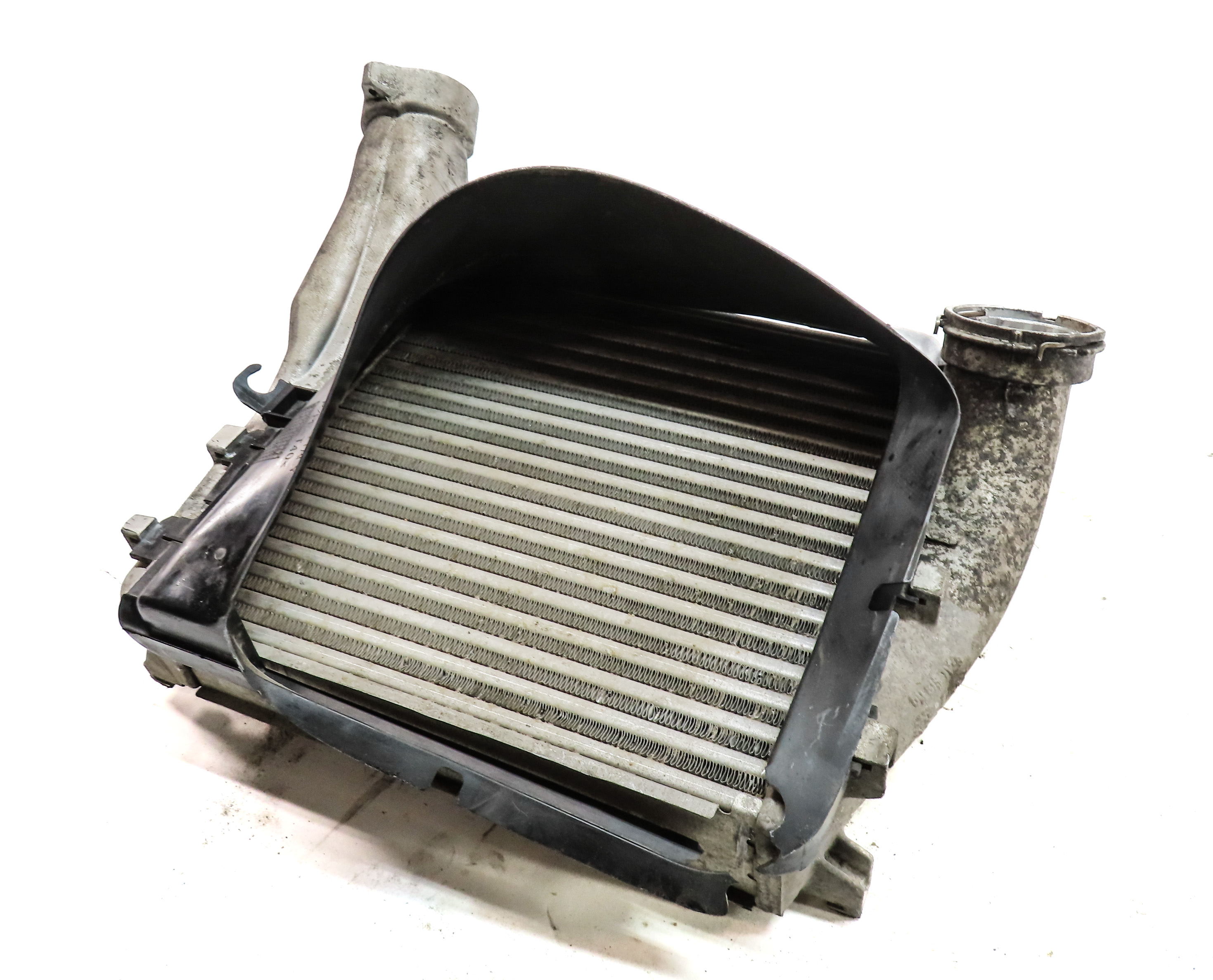 2008-2010 PORSCHE CAYENNE (957) 4.8L TWIN TURBO ENGINE LEFT INTERCOOLER — exact item pictured