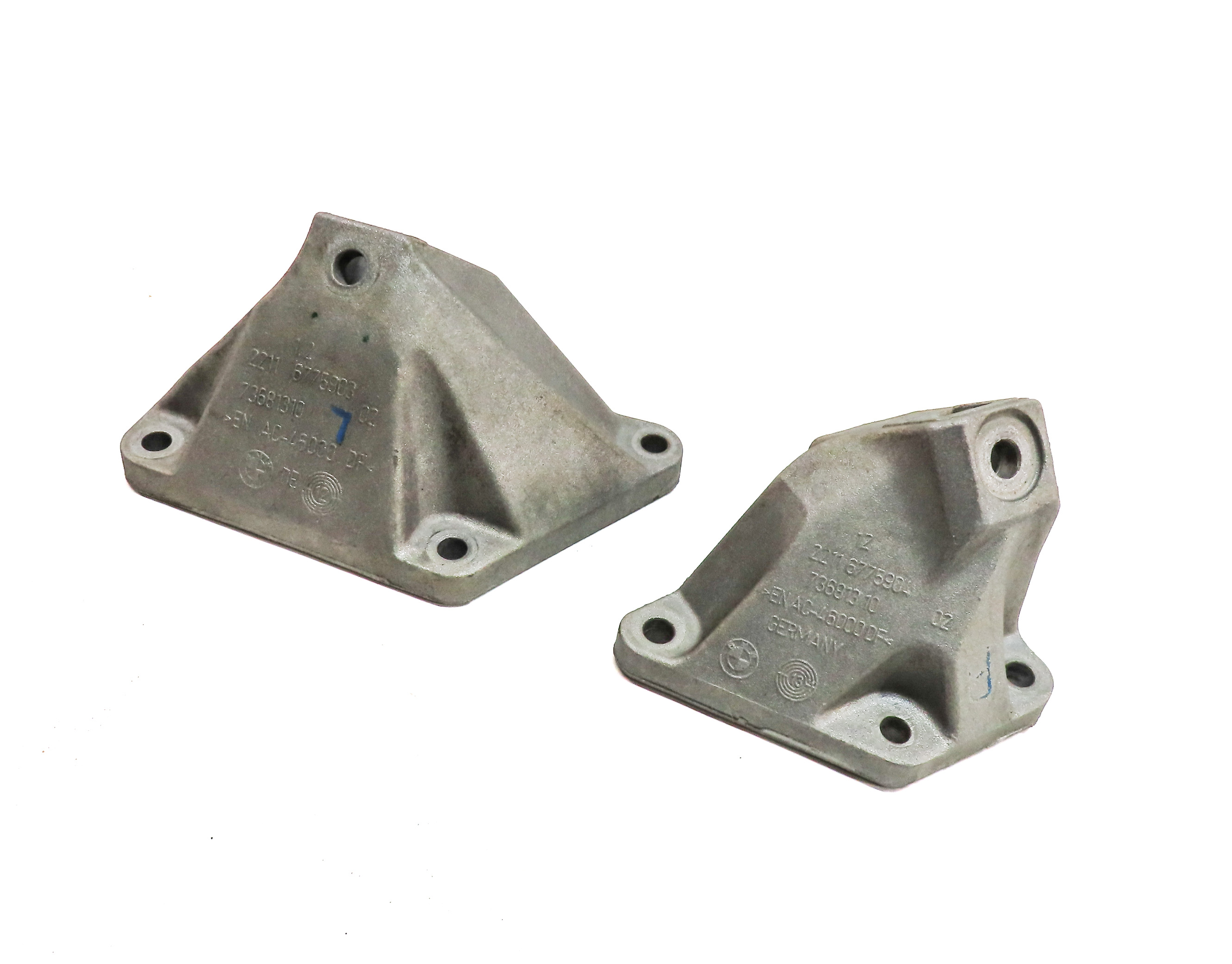 2015 BMW 750LI (F01) 4.4L (N63) ENGINE MOTOR SUPPORT MOUNT BRACKET SET/2 — exact item pictured