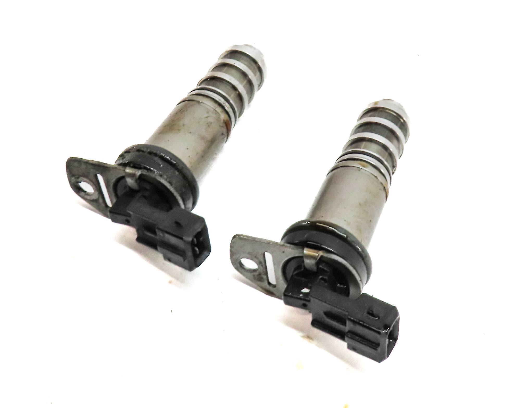 2015 BMW 750LI (F01) 4.4L (N63) ENGINE VVT VANOS TIMING SOLENOID SET/2 — exact item pictured