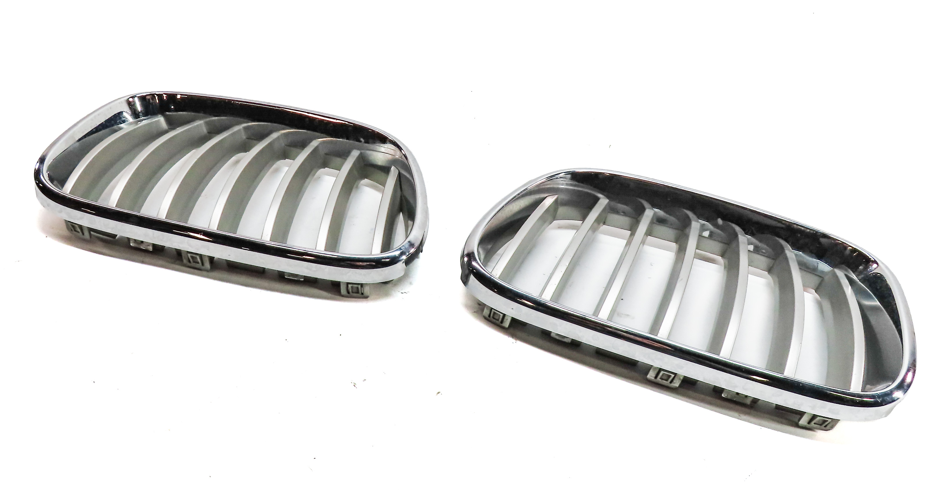 2013-2017 BMW X3 (F25) FRONT LEFT & RIGHT HOOD VENT TRIM GRILLE SET/2 — exact item pictured