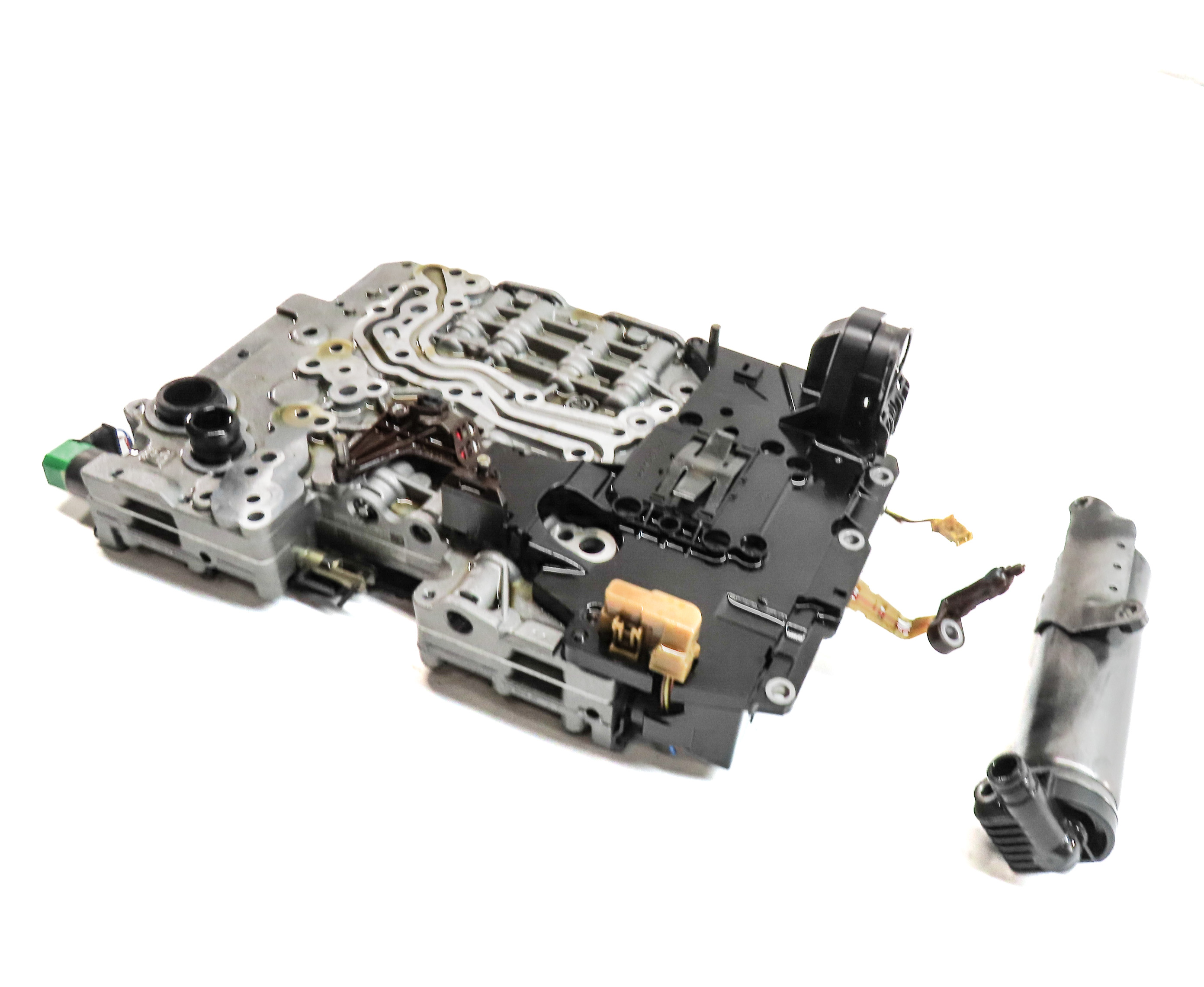14 BMW 328i 328iGT X3 F25 F30 F34 2.0L 8HP45 A/T VALVE BODY w/HYDRAULIC OIL PUMP — exact item pictured