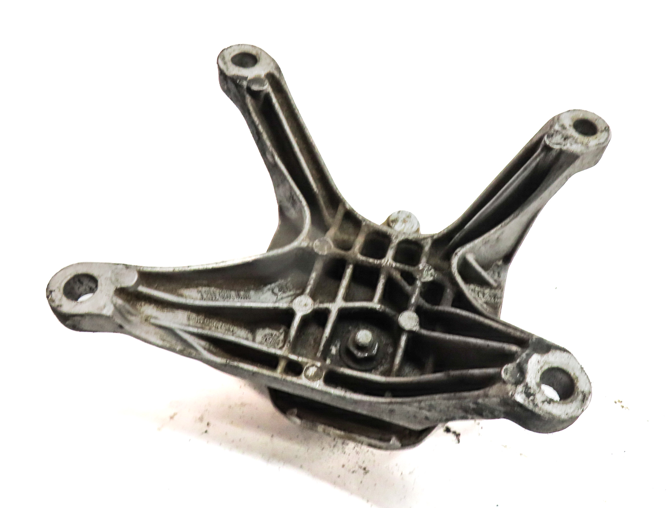 2017 AUDI A4 (B9 8W) AUTOMATIC TRANSMISSION SUPPORT MOUNT — exact item pictured