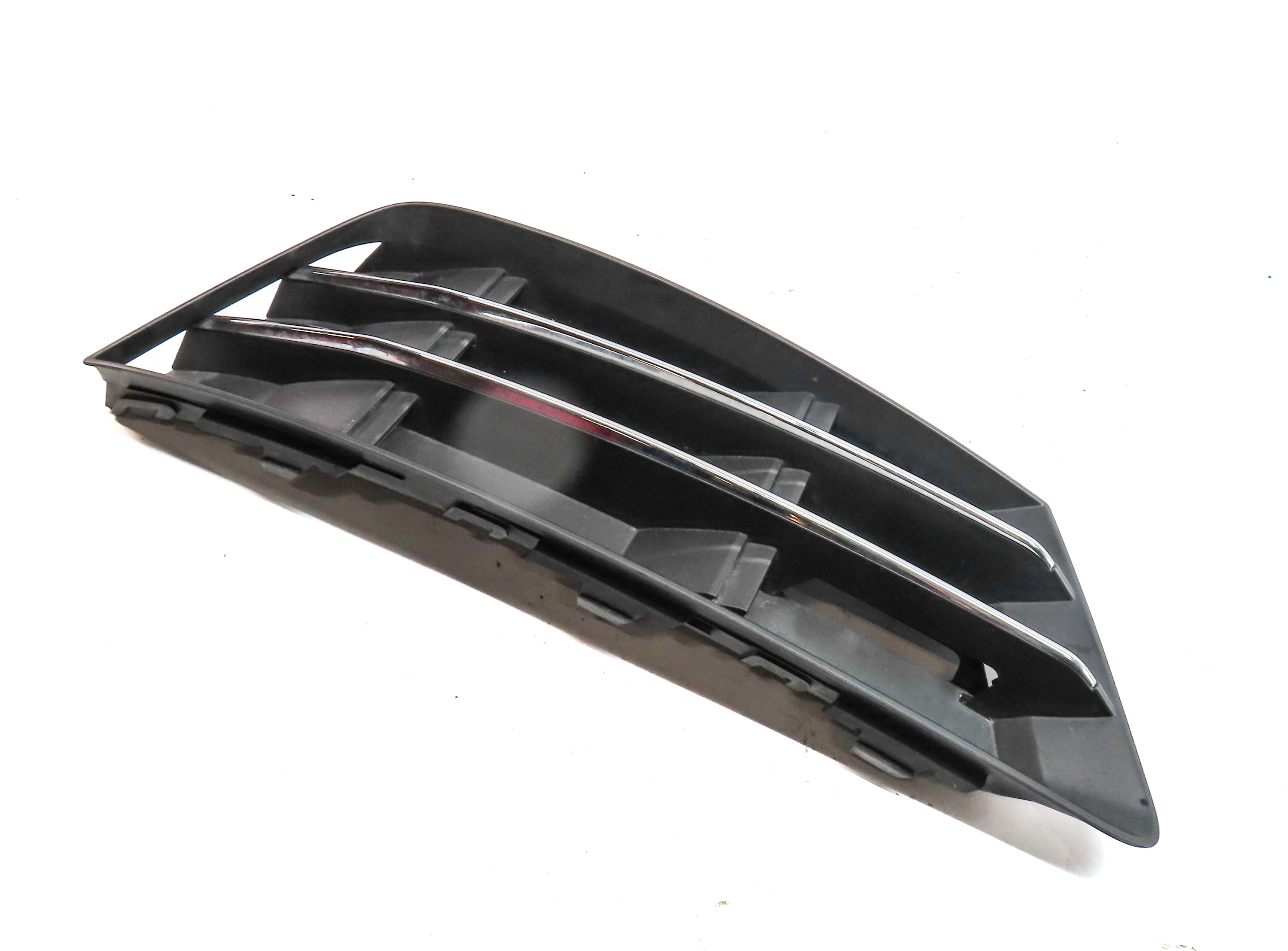 2017-2018 AUDI A4 (B9 8W) FRONT RIGHT PASSENGER OUTER BUMPER GRILLE TRIM INSERT — exact item pictured
