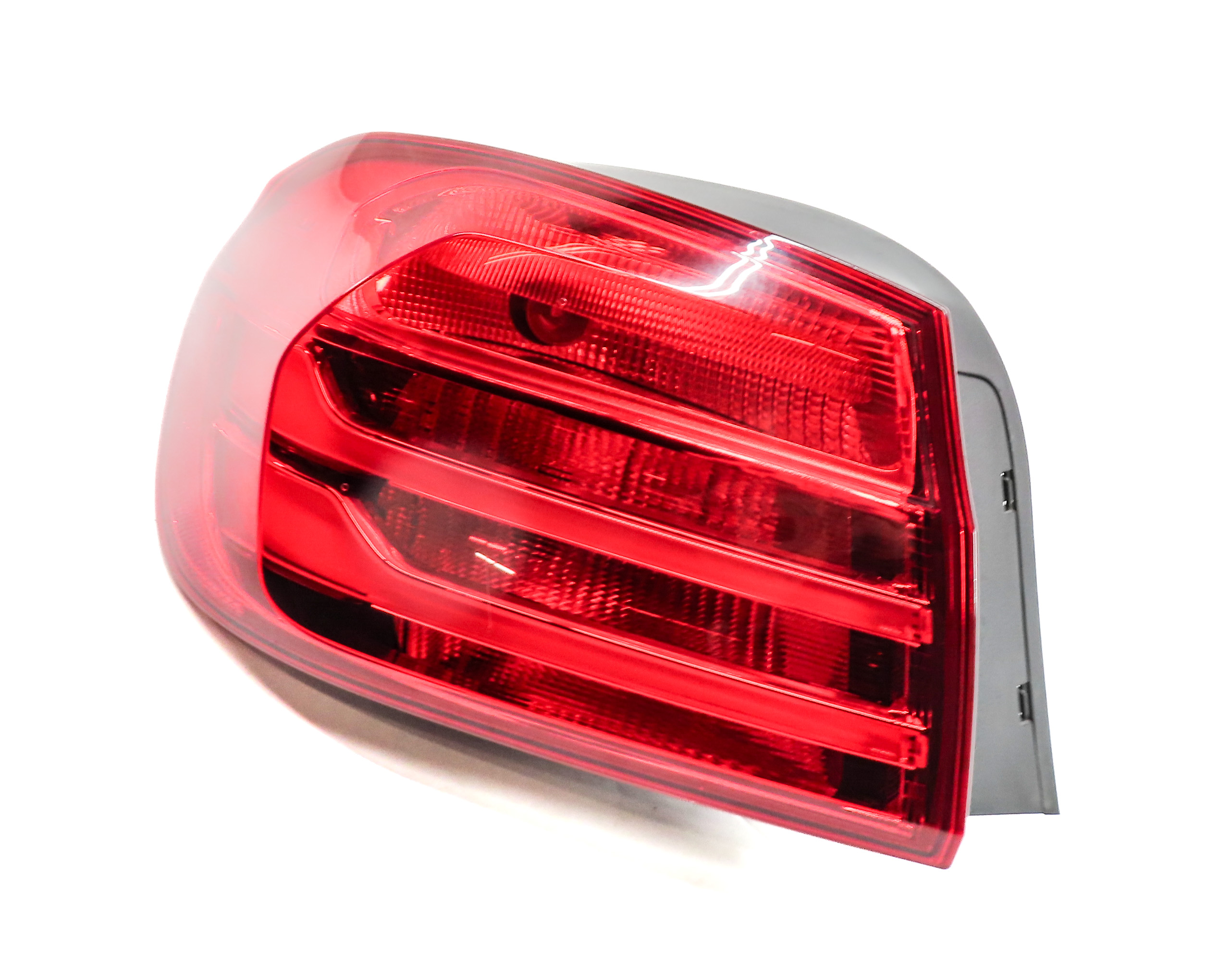 14-17 BMW 4-SERIES M4 (F32 F33 F36 F82) REAR LEFT OUTER TAILLIGHT BRAKE LIGHT — exact item pictured