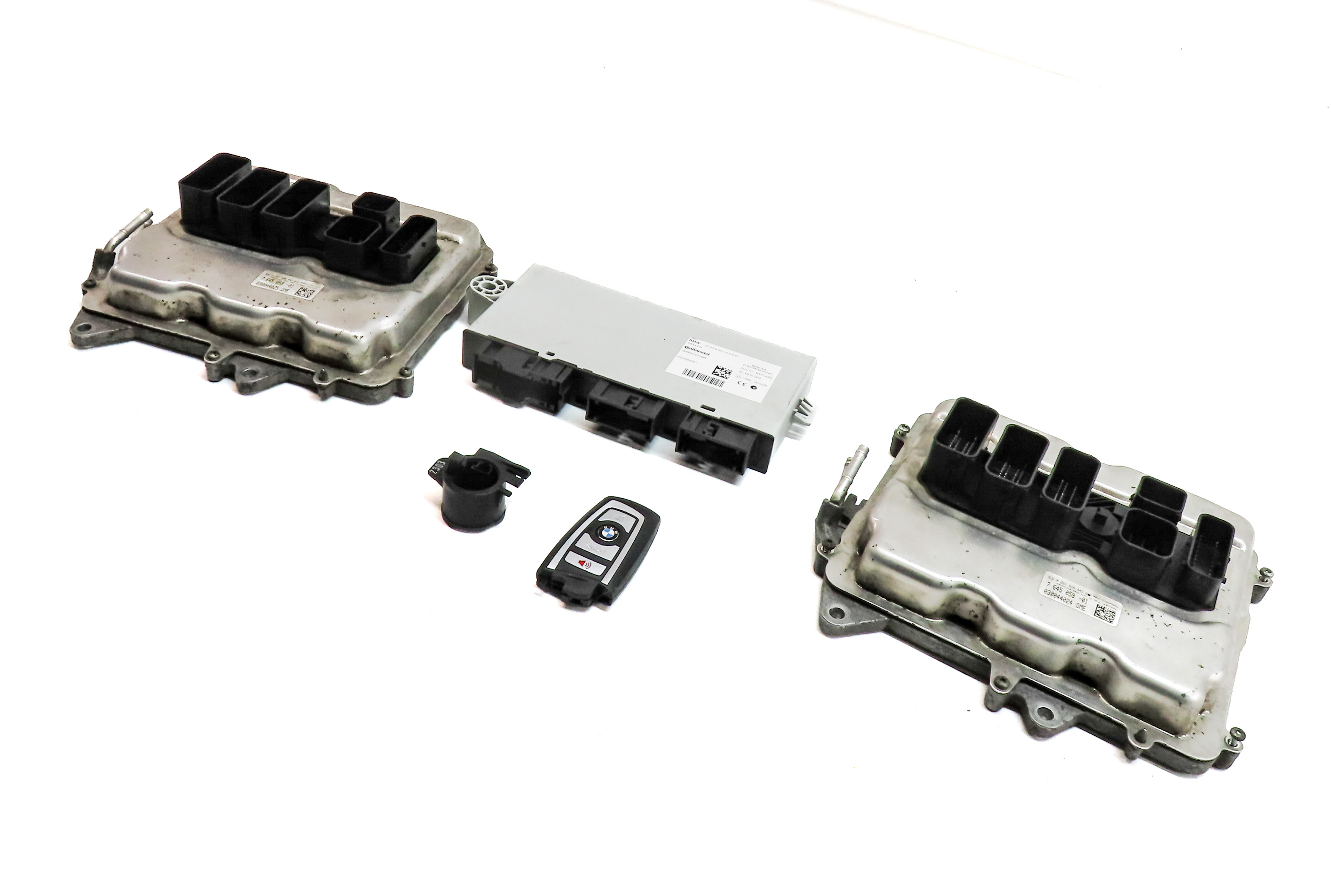 12-15 BMW M5 M6 ///M (F06 F10 F12 F13) 4.4L S63 ENGINE DME CAS 4 MODULE KEY SET — exact item pictured