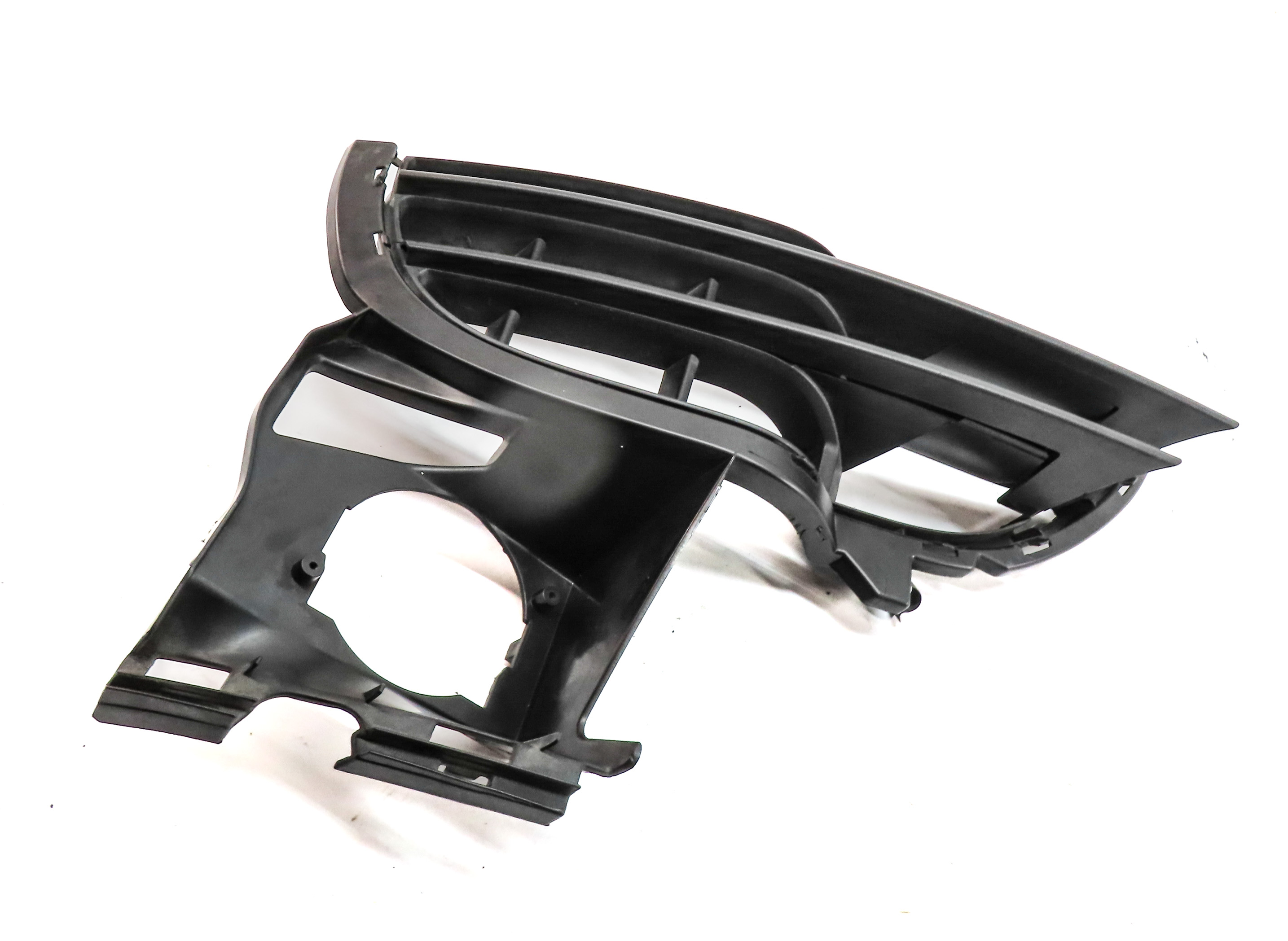 11-14 PORSCHE CAYENNE (958) FRONT RIGHT PASSENGER LOWER BUMPER GRILLE END TRIM — exact item pictured