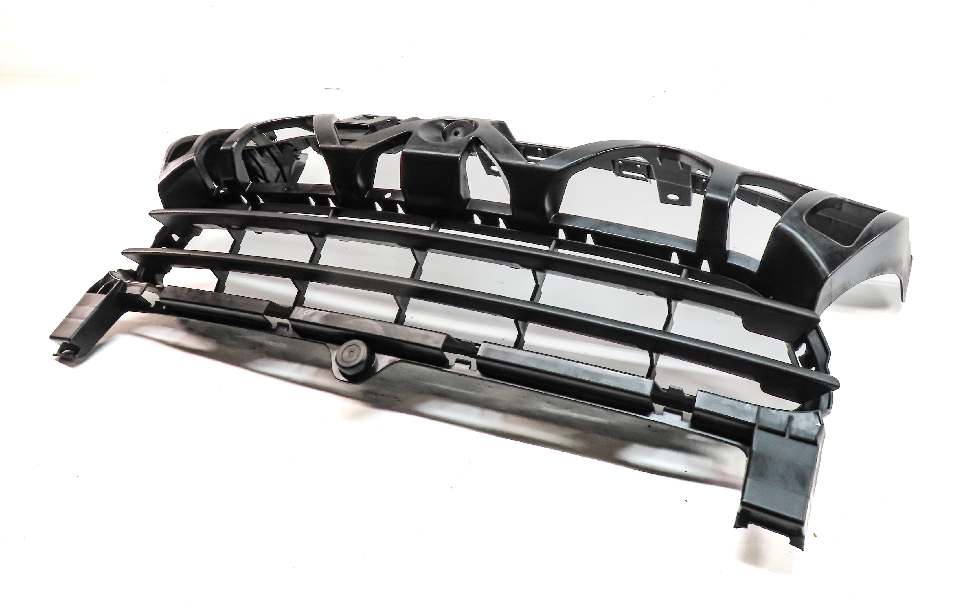 2011-2014 PORSCHE CAYENNE (958) FRONT CENTER PRIMARY GRILLE (w/o PARK ASSIST) — exact item pictured