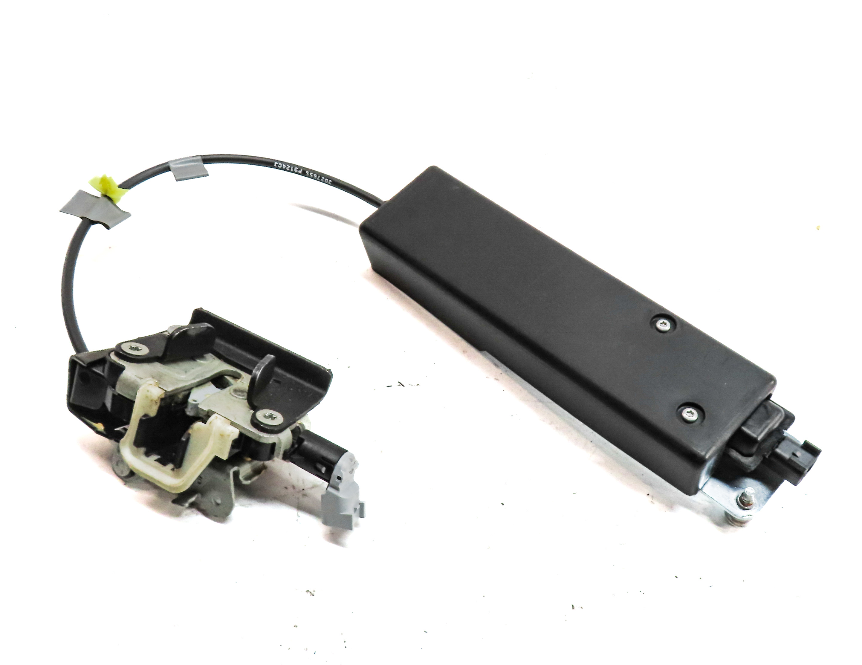 11 LAND ROVER LR4 (L319) REAR TRUNK LIFTGATE HATCH LID LOWER LOCK LATCH ACTUATOR — exact item pictured