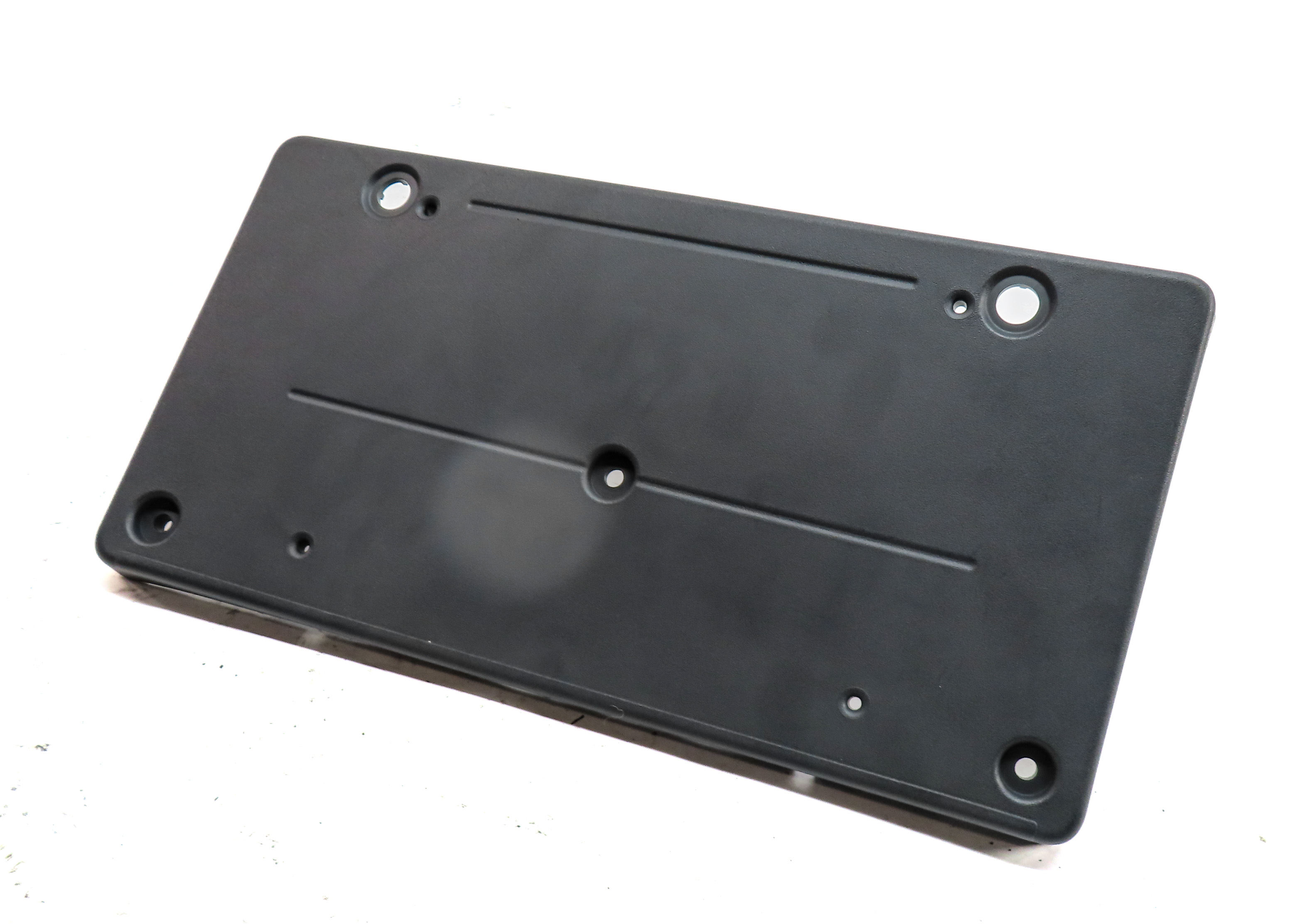 2011 LAND ROVER LR4 (L319) FRONT LOWER BUMPER LICENSE PLATE MOUNT BRACKET — exact item pictured